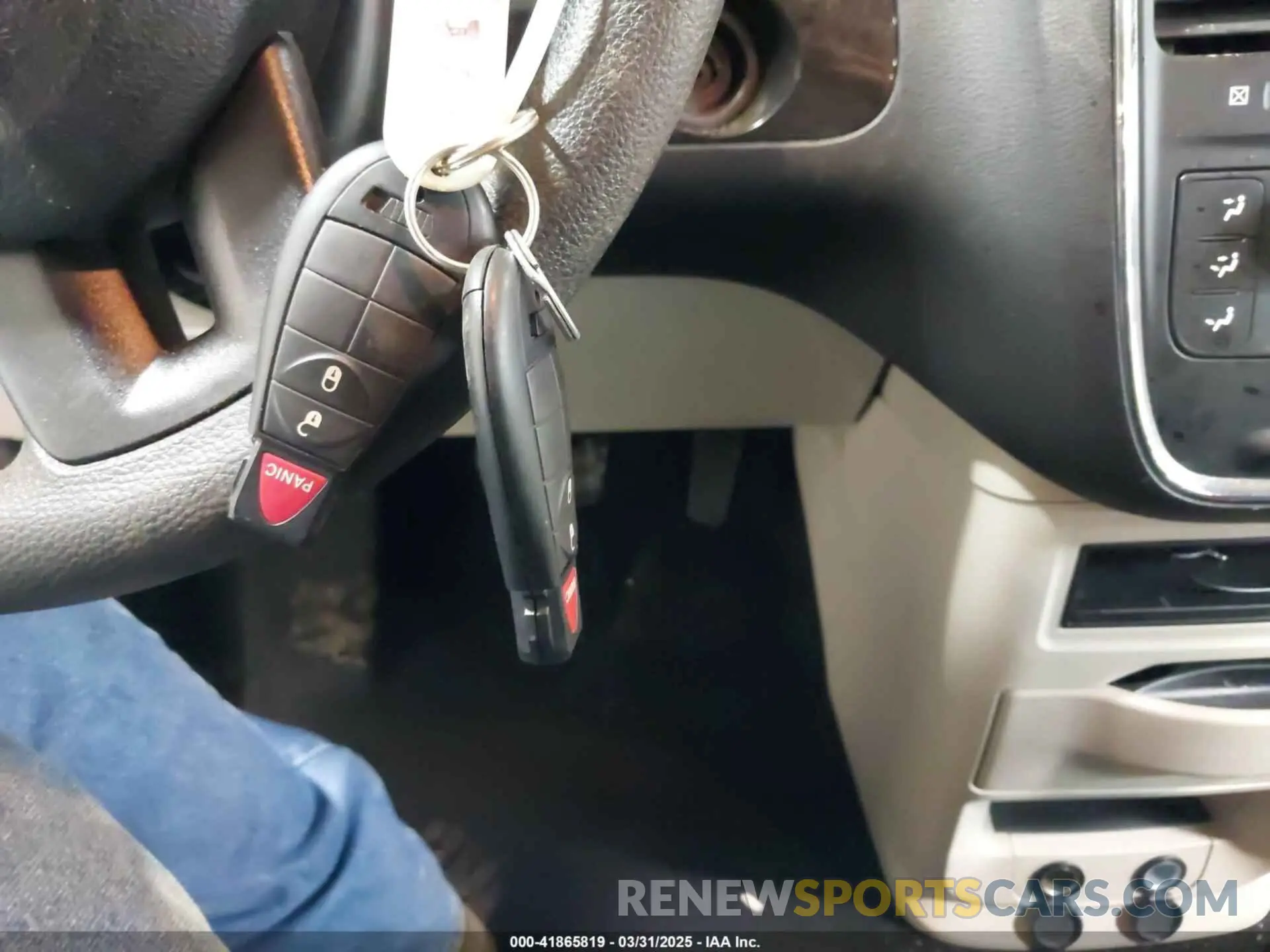 11 Photograph of a damaged car 2C4RDGBG9KR501685 DODGE GRAND CARAVAN 2019