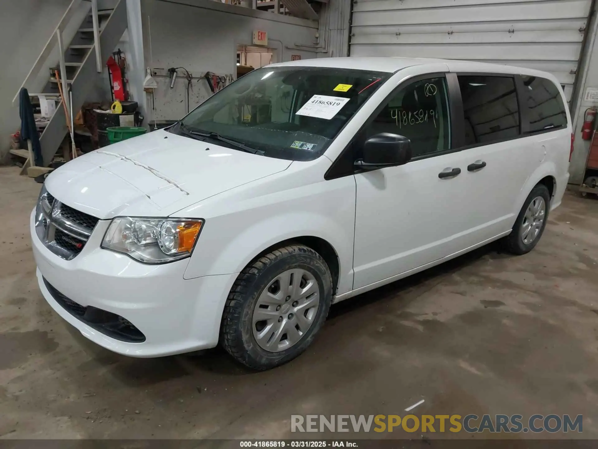 2 Photograph of a damaged car 2C4RDGBG9KR501685 DODGE GRAND CARAVAN 2019