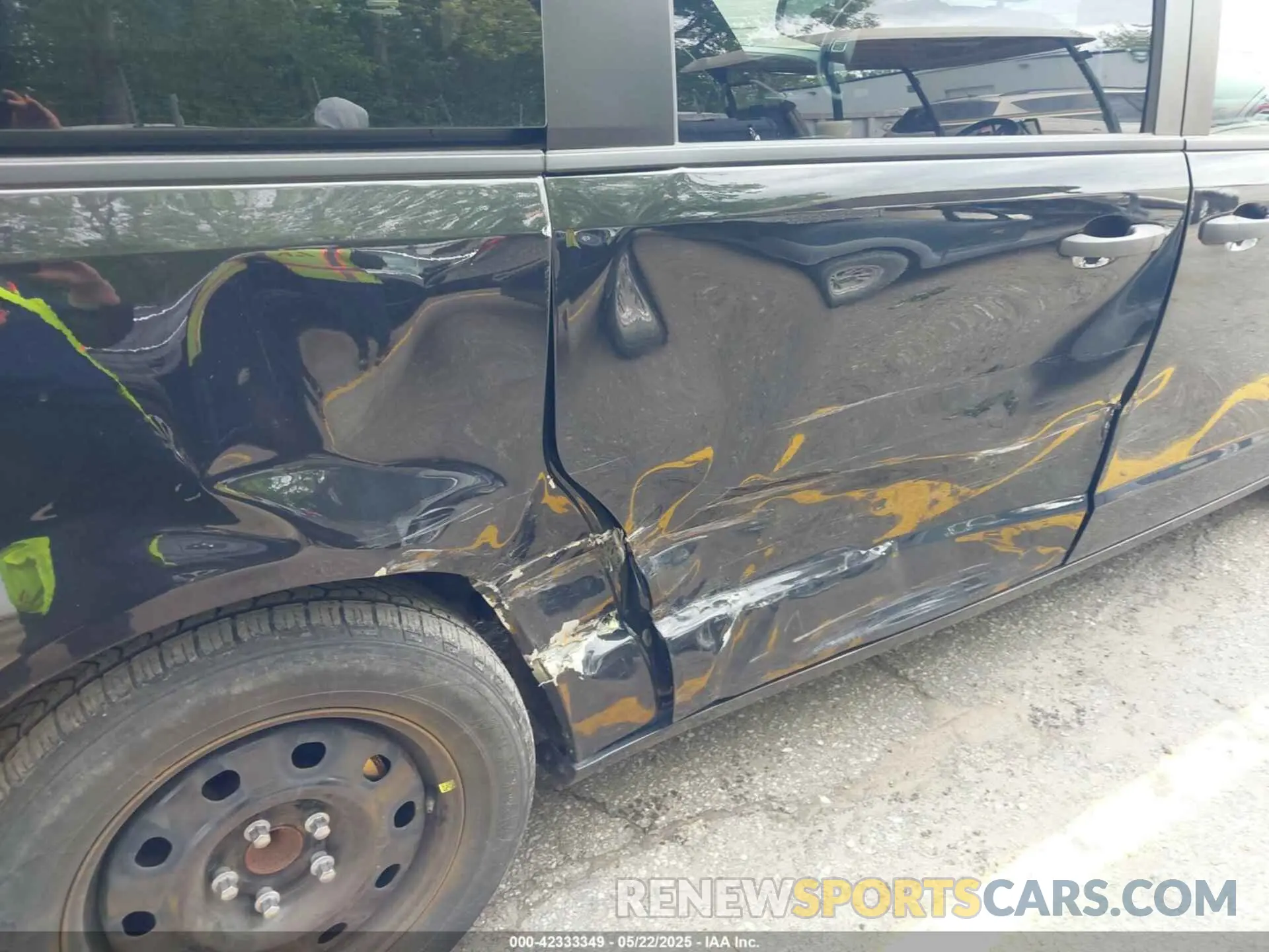6 Photograph of a damaged car 2C4RDGBG9KR615394 DODGE GRAND CARAVAN 2019