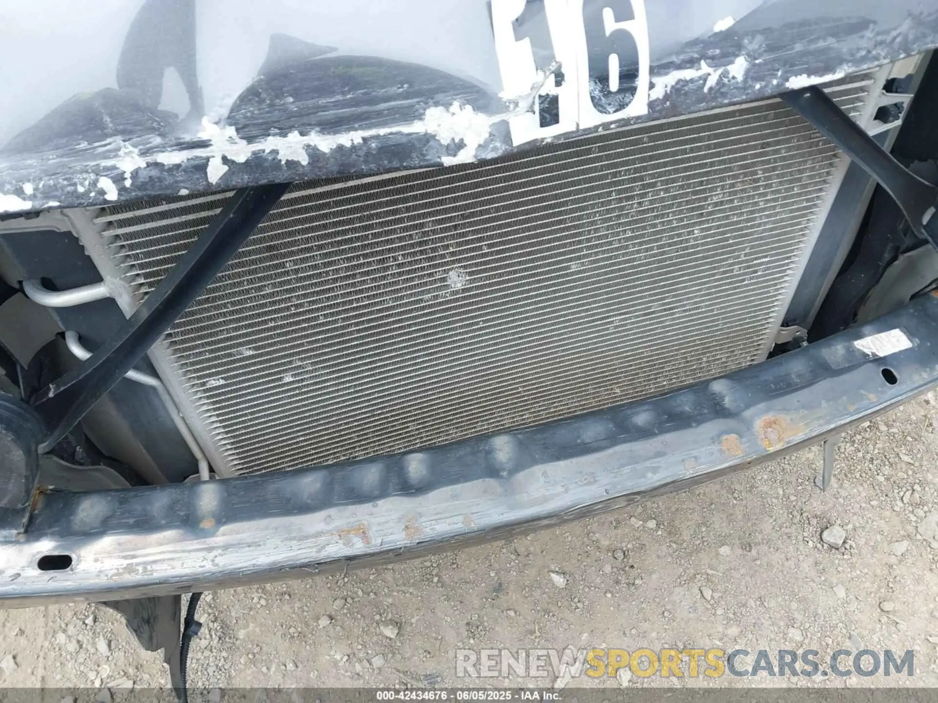 18 Photograph of a damaged car 2C4RDGBGXKR602069 DODGE GRAND CARAVAN 2019