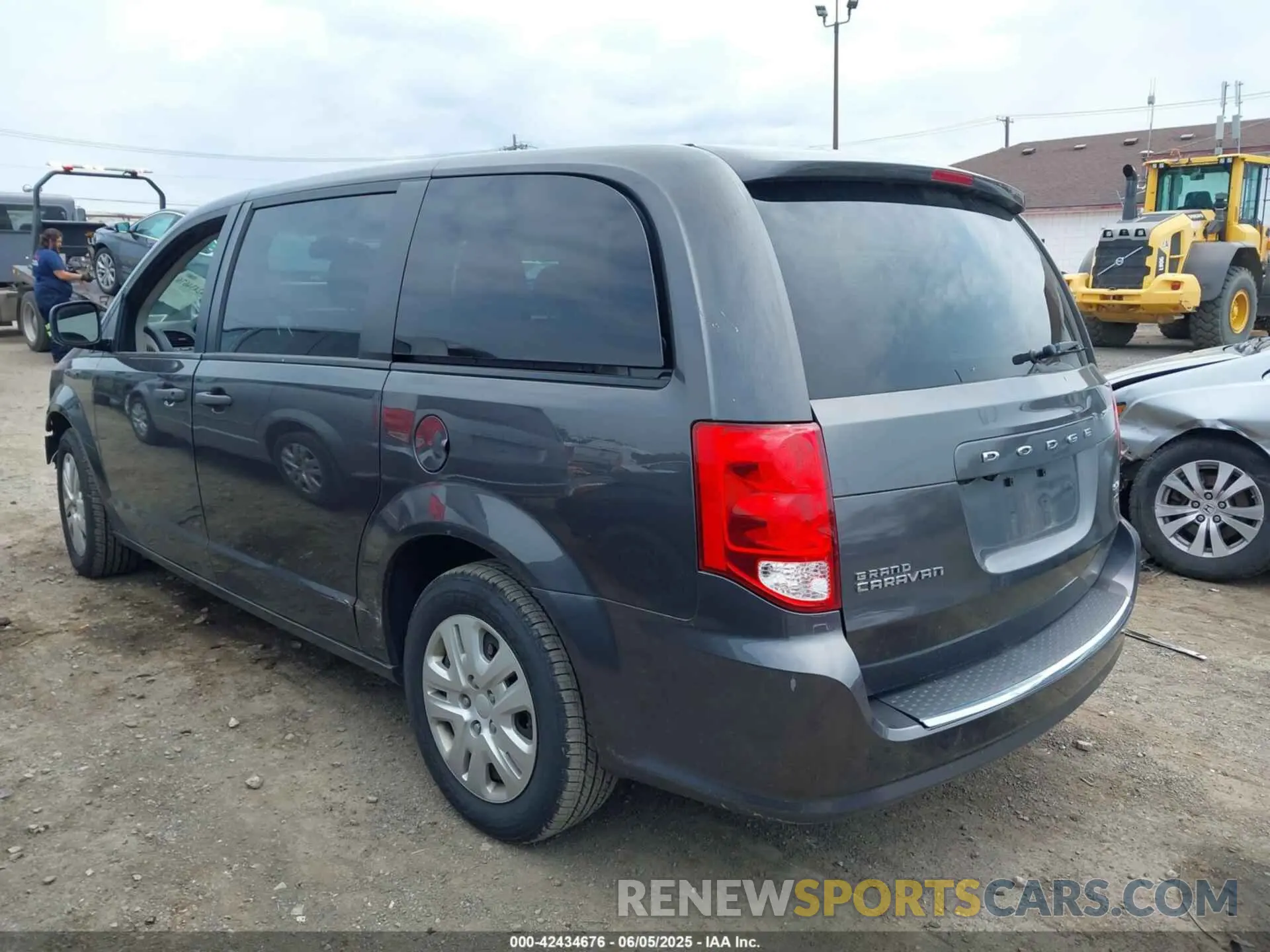 3 Photograph of a damaged car 2C4RDGBGXKR602069 DODGE GRAND CARAVAN 2019