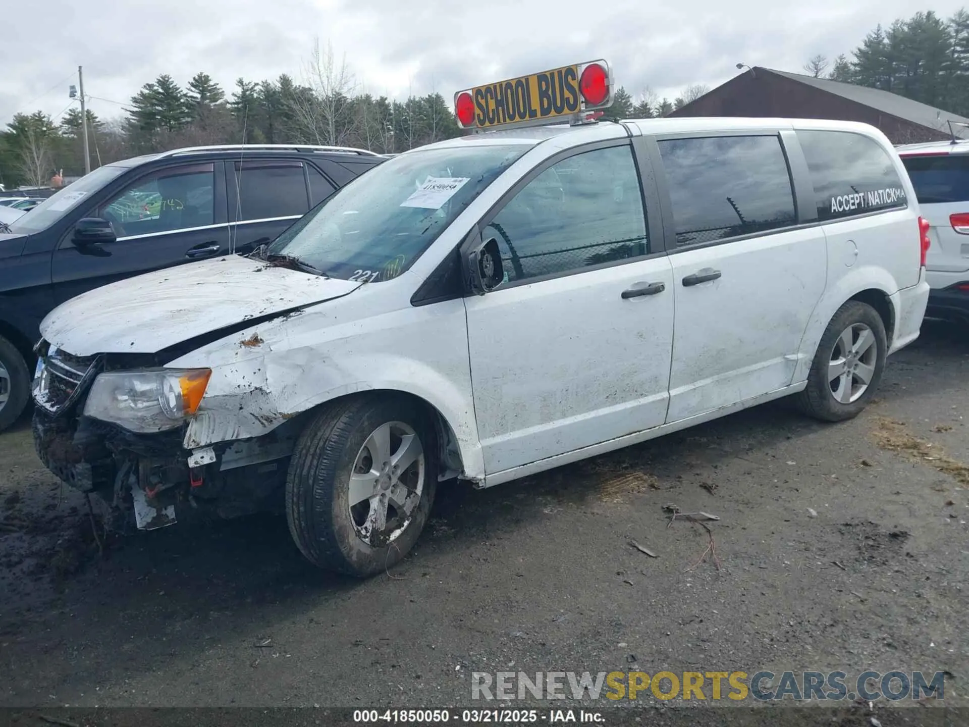 15 Photograph of a damaged car 2C4RDGBGXKR608275 DODGE GRAND CARAVAN 2019
