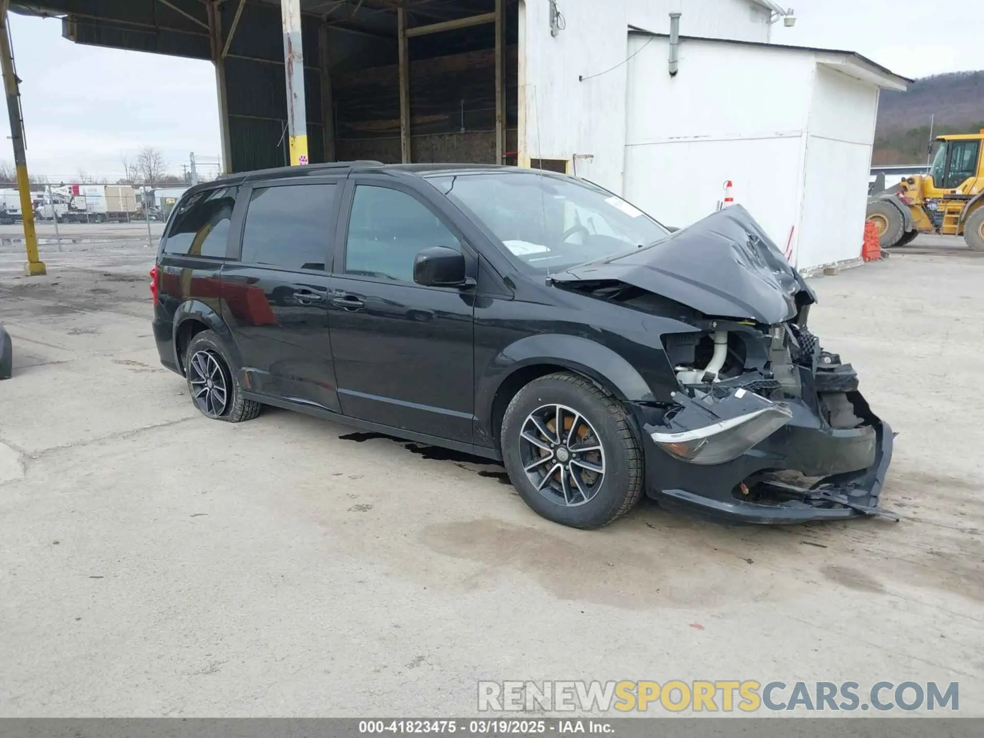 1 Photograph of a damaged car 2C4RDGCG0KR547100 DODGE GRAND CARAVAN 2019