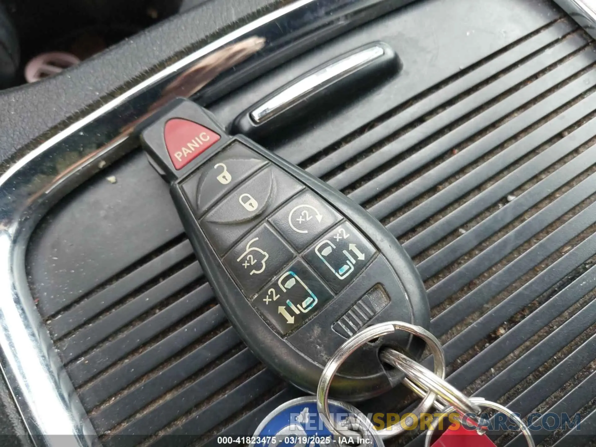 11 Photograph of a damaged car 2C4RDGCG0KR547100 DODGE GRAND CARAVAN 2019