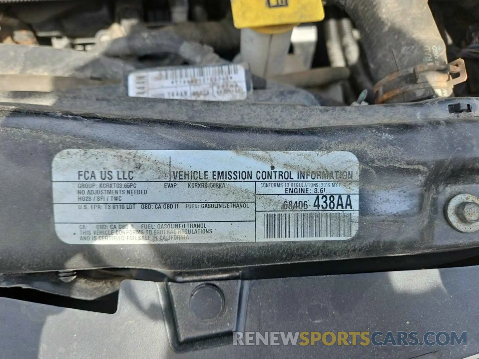 1 Photograph of a damaged car 2C4RDGCG0KR600359 DODGE GRAND CARAVAN 2019