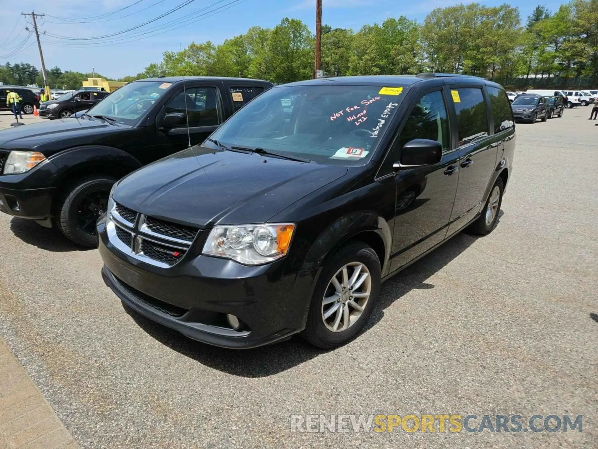 10 Photograph of a damaged car 2C4RDGCG0KR600359 DODGE GRAND CARAVAN 2019