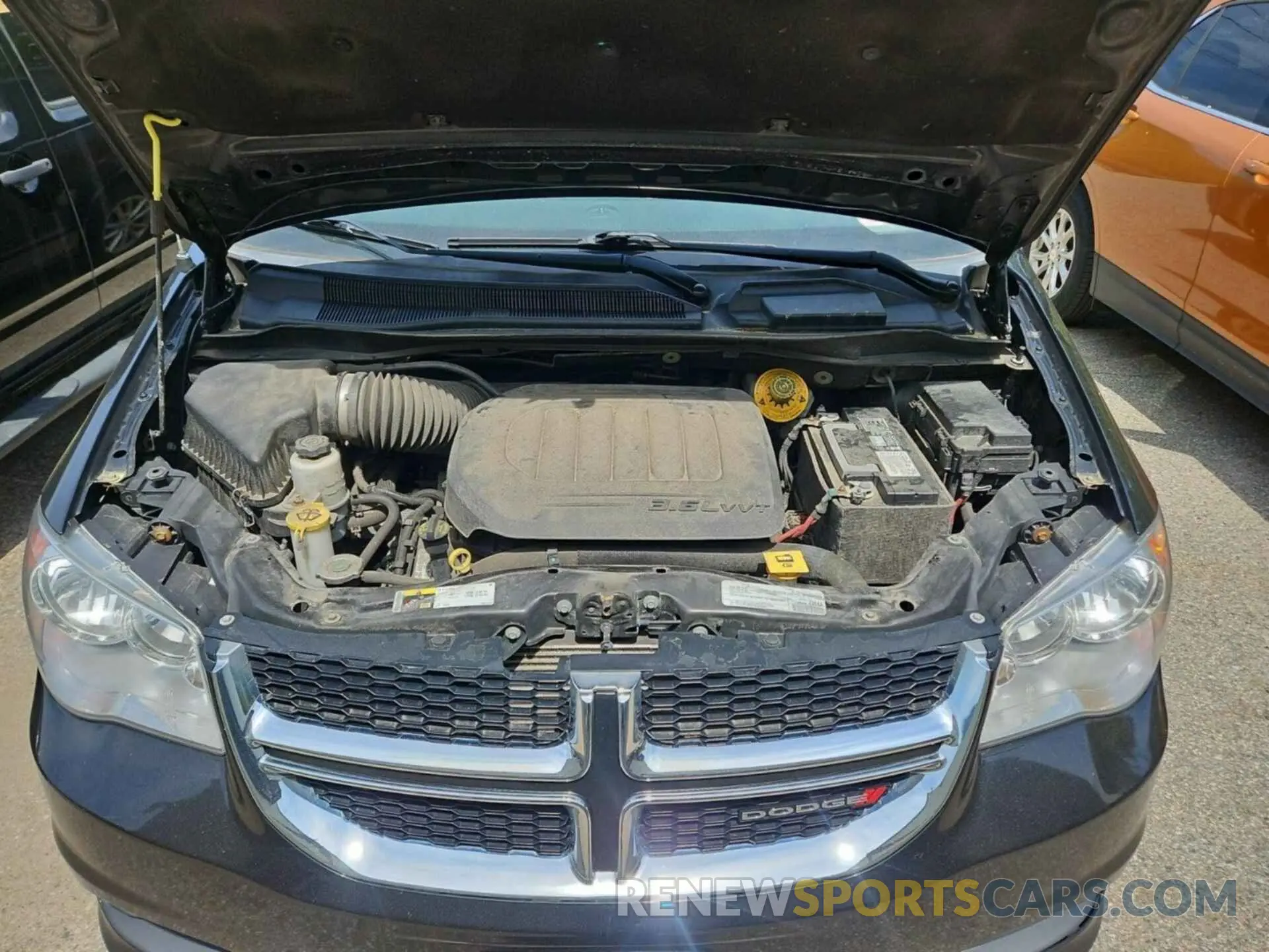 11 Photograph of a damaged car 2C4RDGCG0KR600359 DODGE GRAND CARAVAN 2019