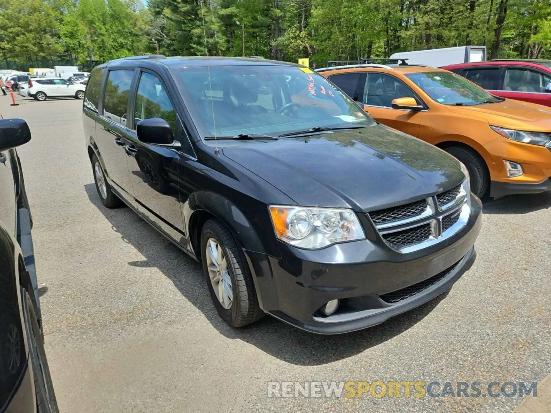 20 Photograph of a damaged car 2C4RDGCG0KR600359 DODGE GRAND CARAVAN 2019
