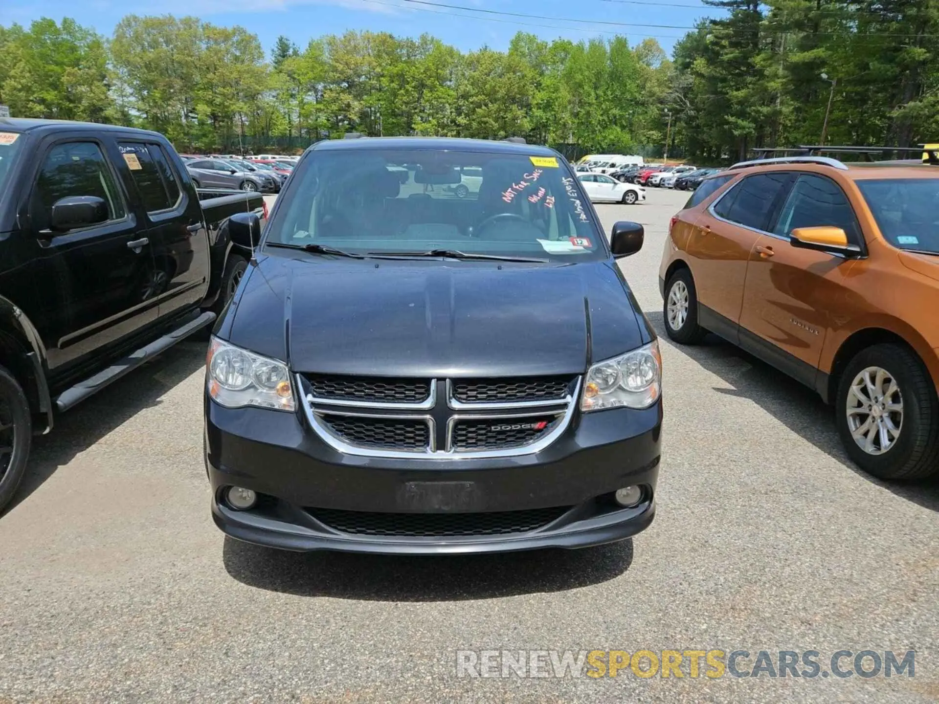 24 Photograph of a damaged car 2C4RDGCG0KR600359 DODGE GRAND CARAVAN 2019