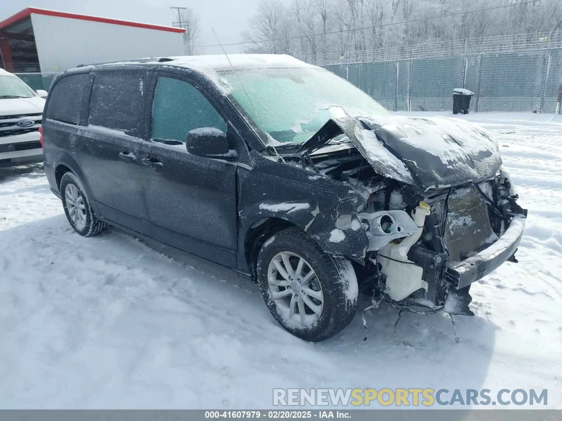 1 Photograph of a damaged car 2C4RDGCG0KR614438 DODGE GRAND CARAVAN 2019