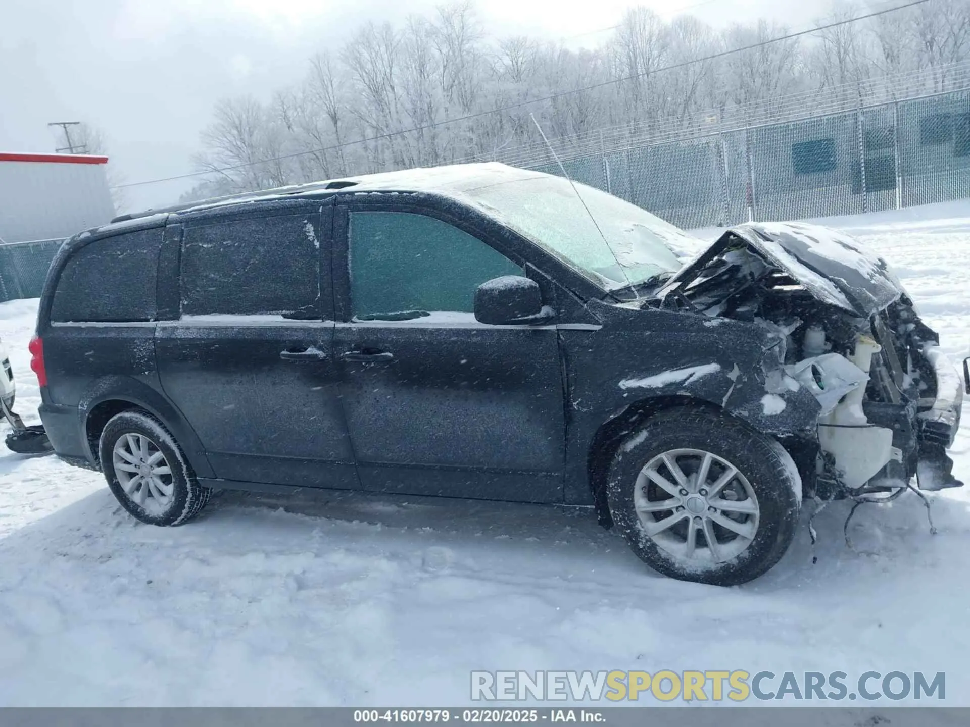 14 Photograph of a damaged car 2C4RDGCG0KR614438 DODGE GRAND CARAVAN 2019