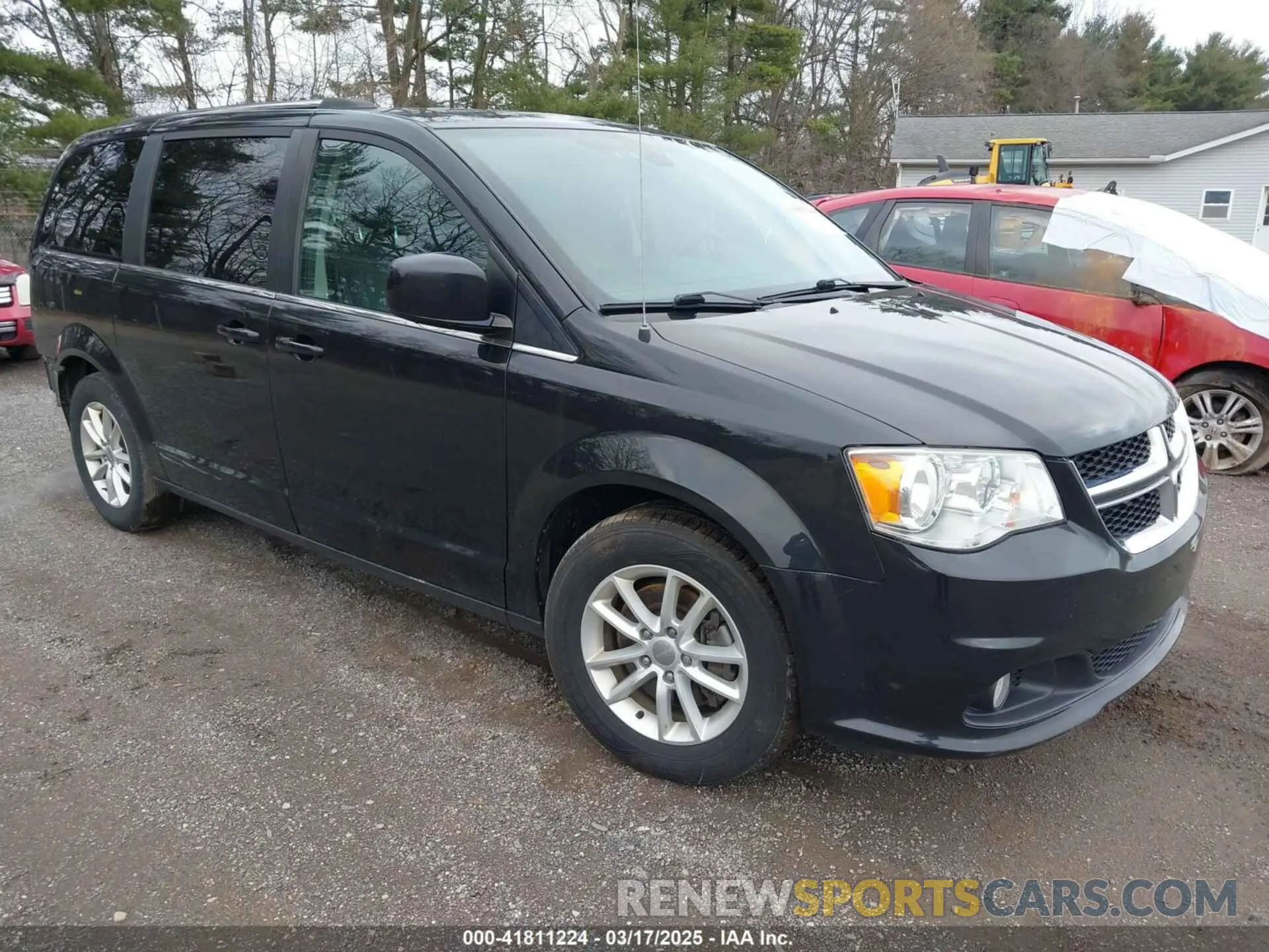 1 Photograph of a damaged car 2C4RDGCG0KR692444 DODGE GRAND CARAVAN 2019