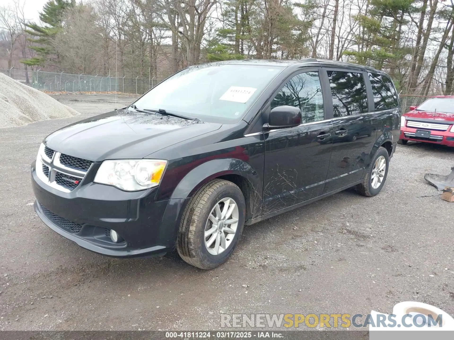 2 Photograph of a damaged car 2C4RDGCG0KR692444 DODGE GRAND CARAVAN 2019
