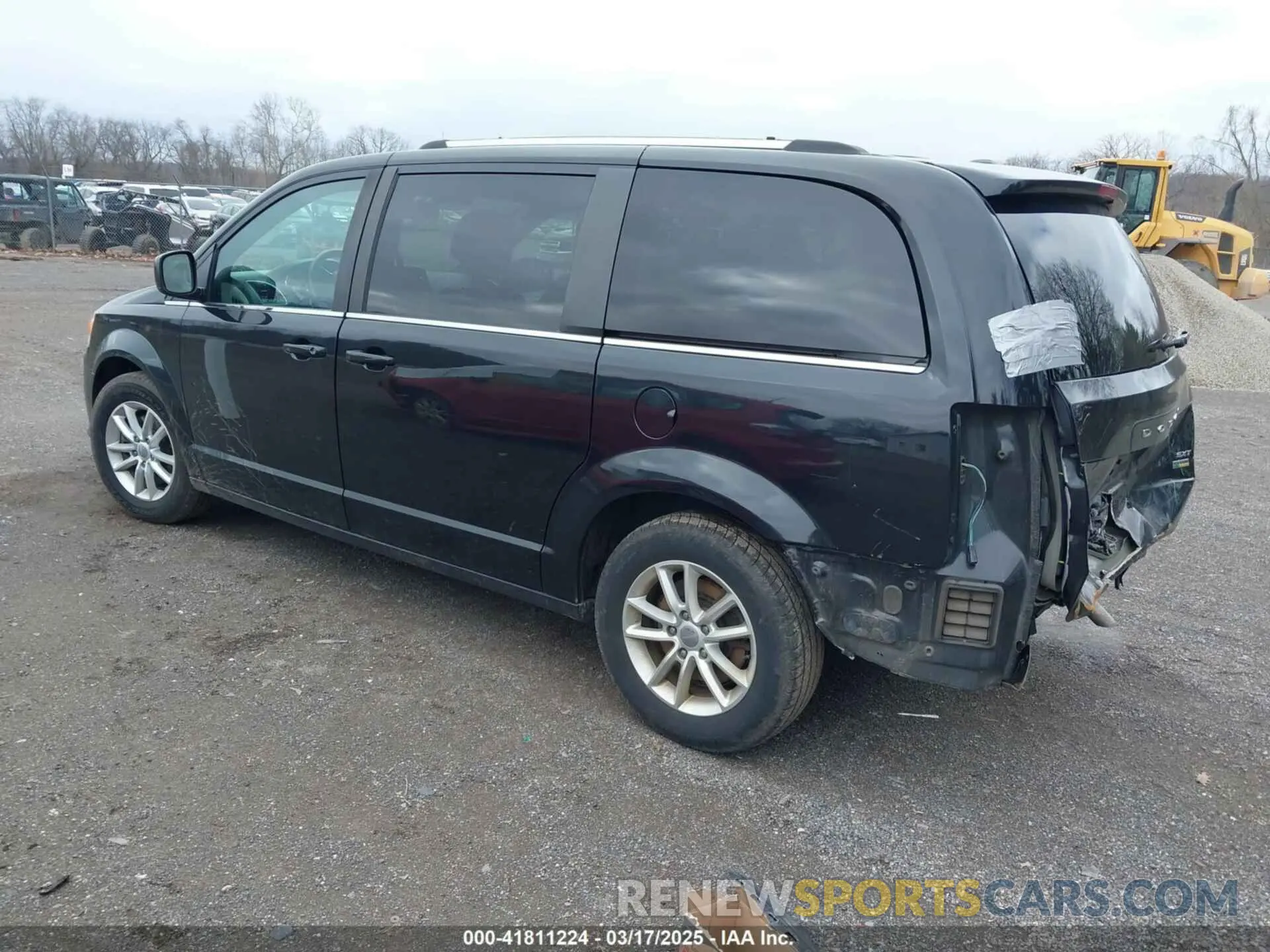 3 Photograph of a damaged car 2C4RDGCG0KR692444 DODGE GRAND CARAVAN 2019