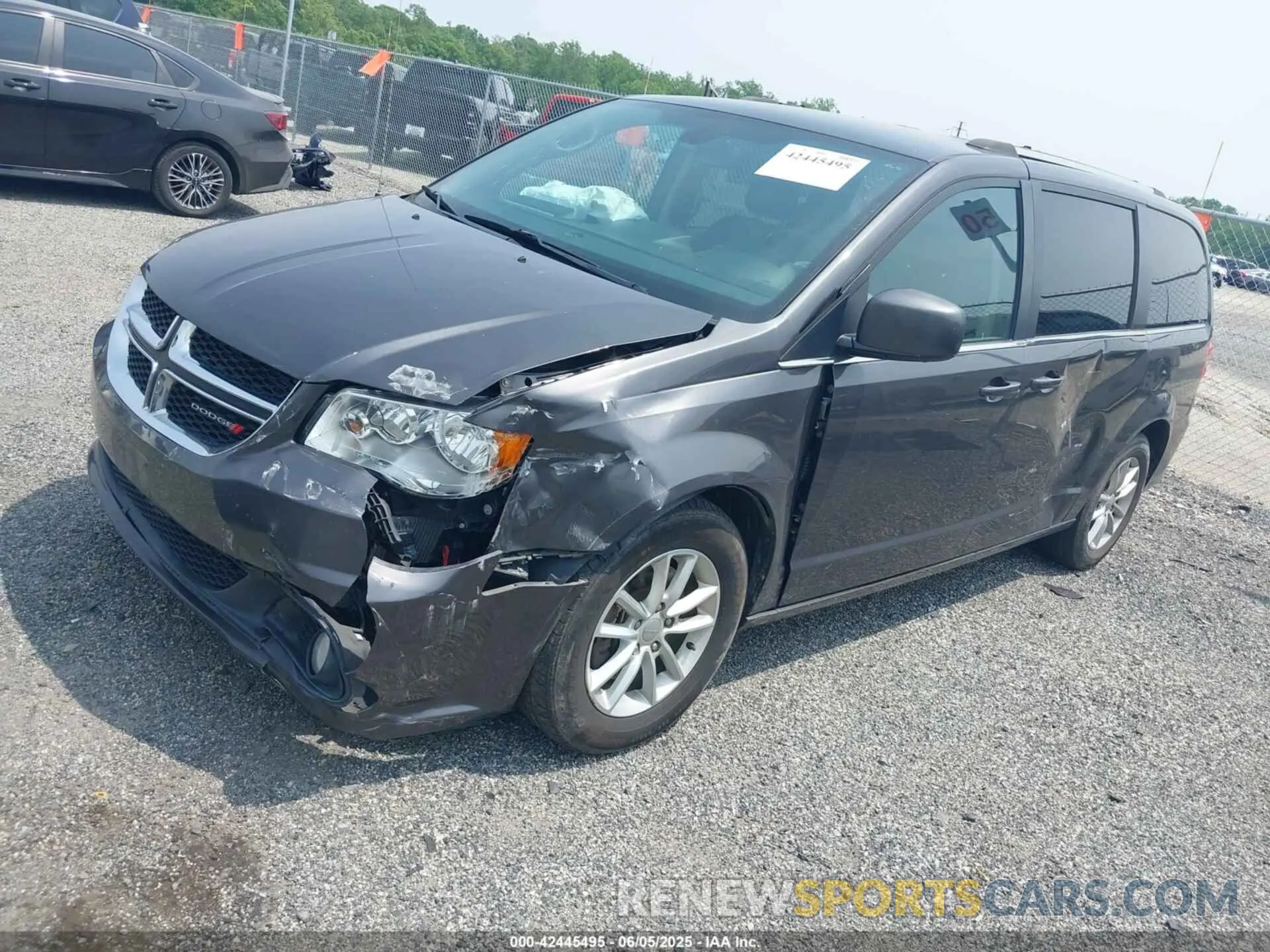 2 Photograph of a damaged car 2C4RDGCG0KR695358 DODGE GRAND CARAVAN 2019