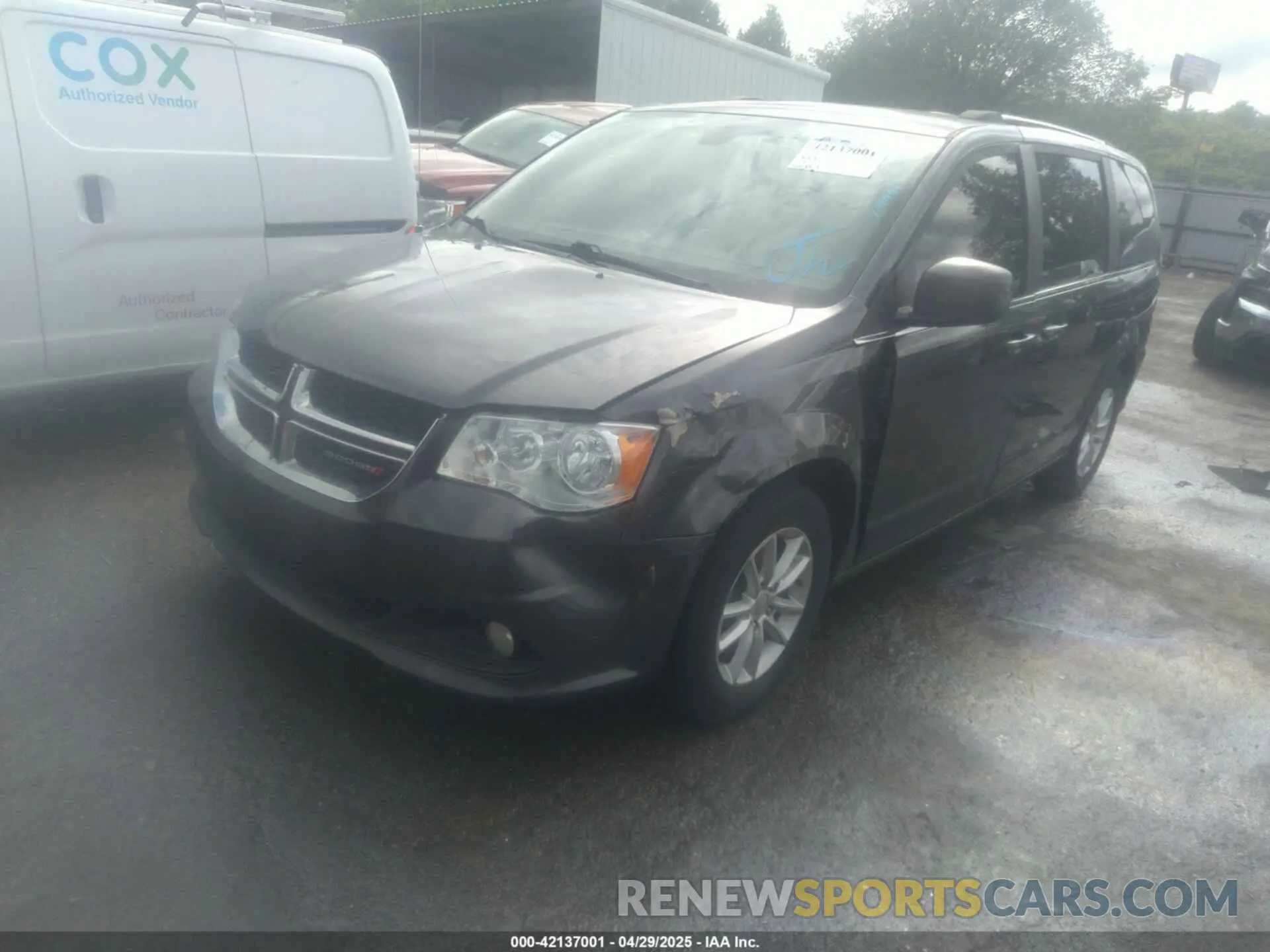 2 Photograph of a damaged car 2C4RDGCG0KR718346 DODGE GRAND CARAVAN 2019