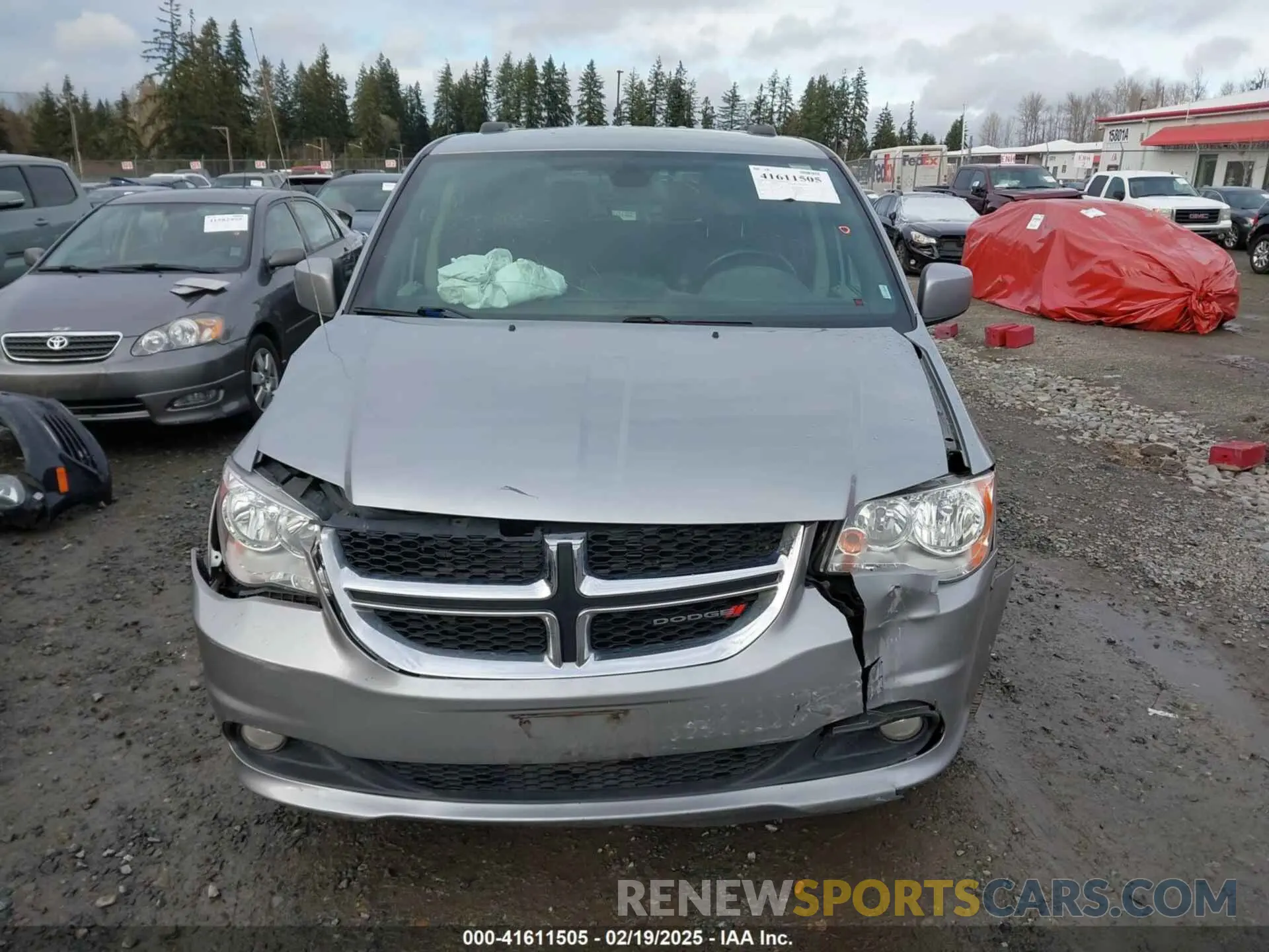 12 Photograph of a damaged car 2C4RDGCG0KR744946 DODGE GRAND CARAVAN 2019