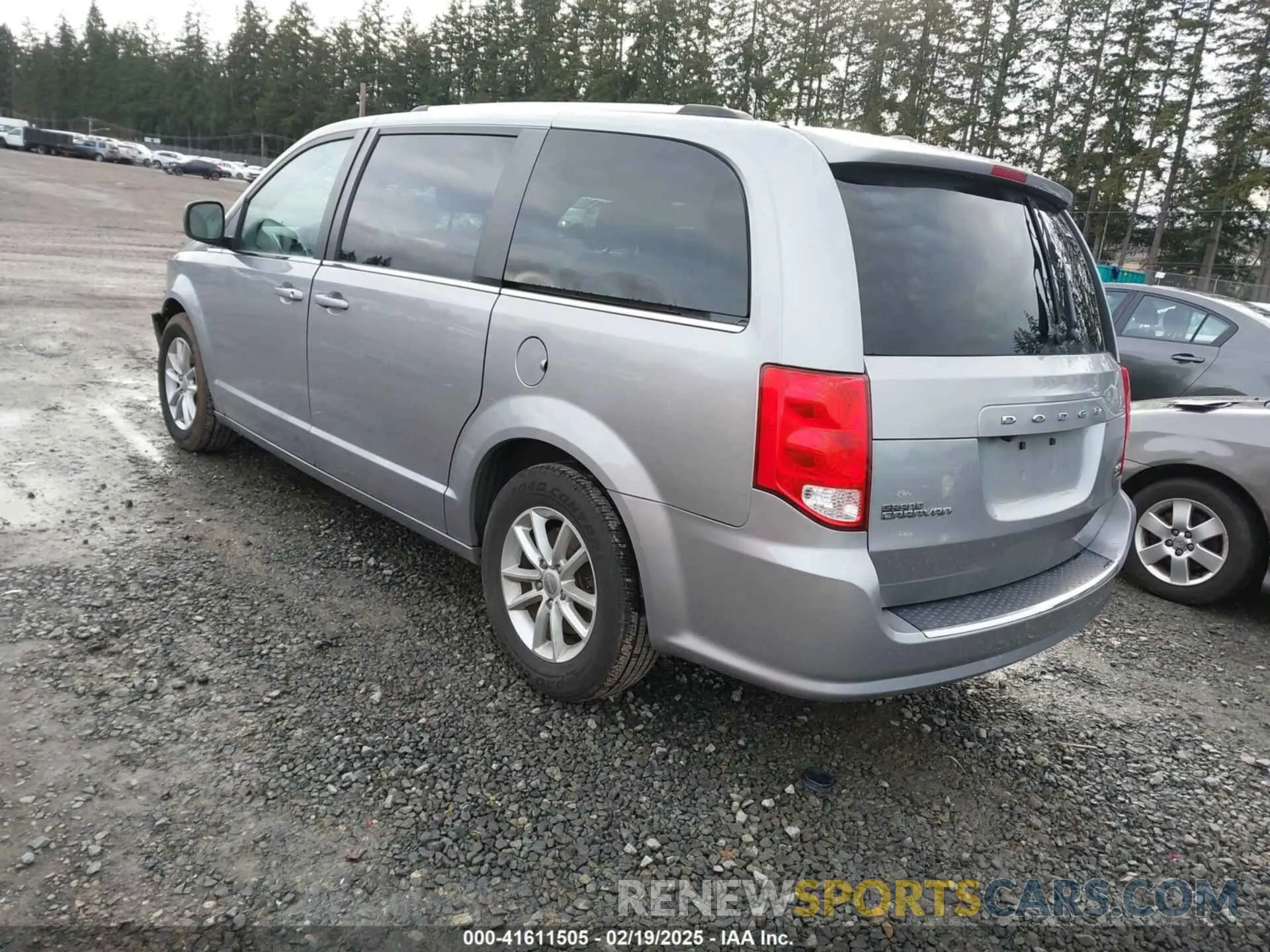 3 Photograph of a damaged car 2C4RDGCG0KR744946 DODGE GRAND CARAVAN 2019