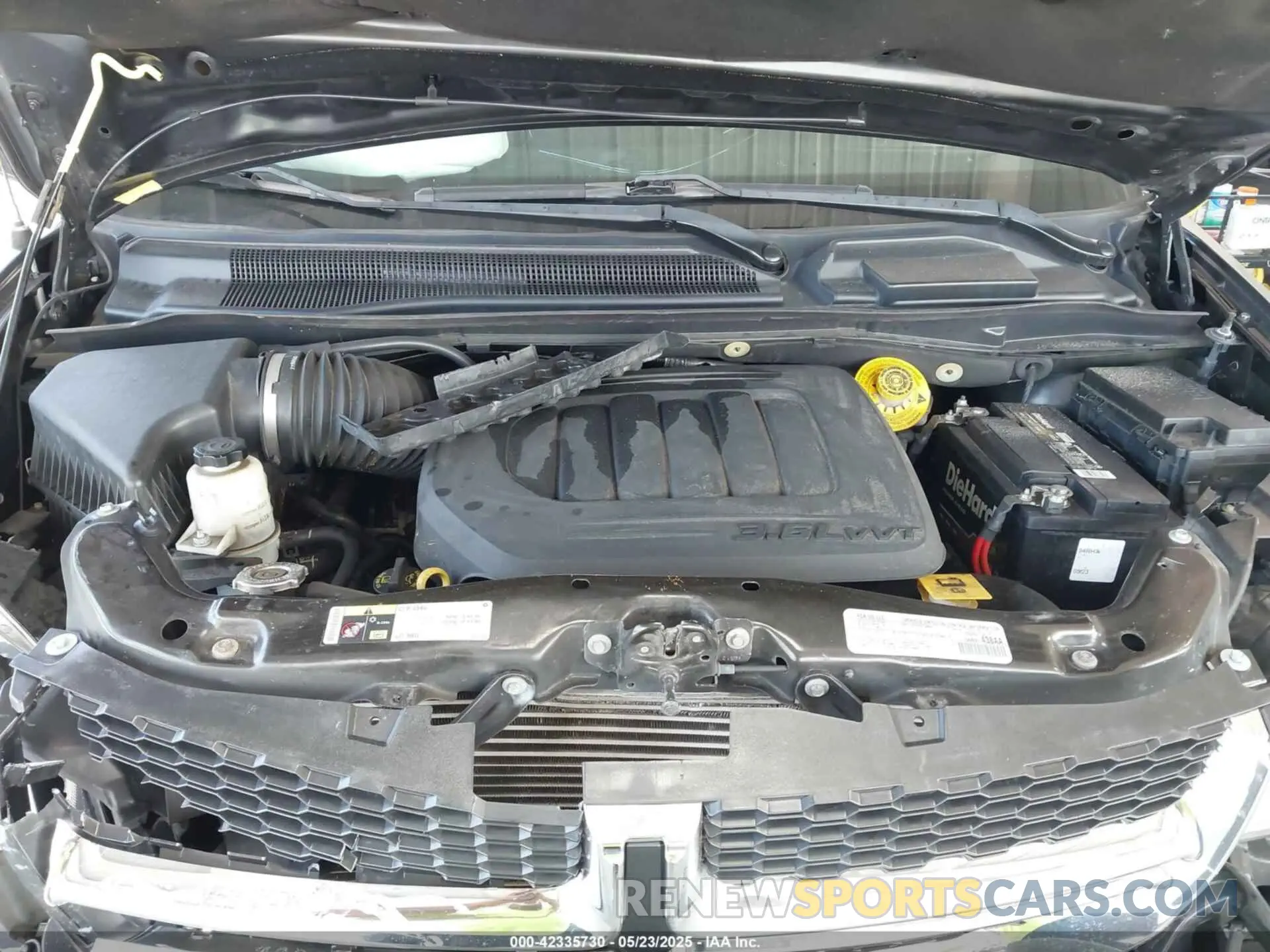 10 Photograph of a damaged car 2C4RDGCG0KR755087 DODGE GRAND CARAVAN 2019