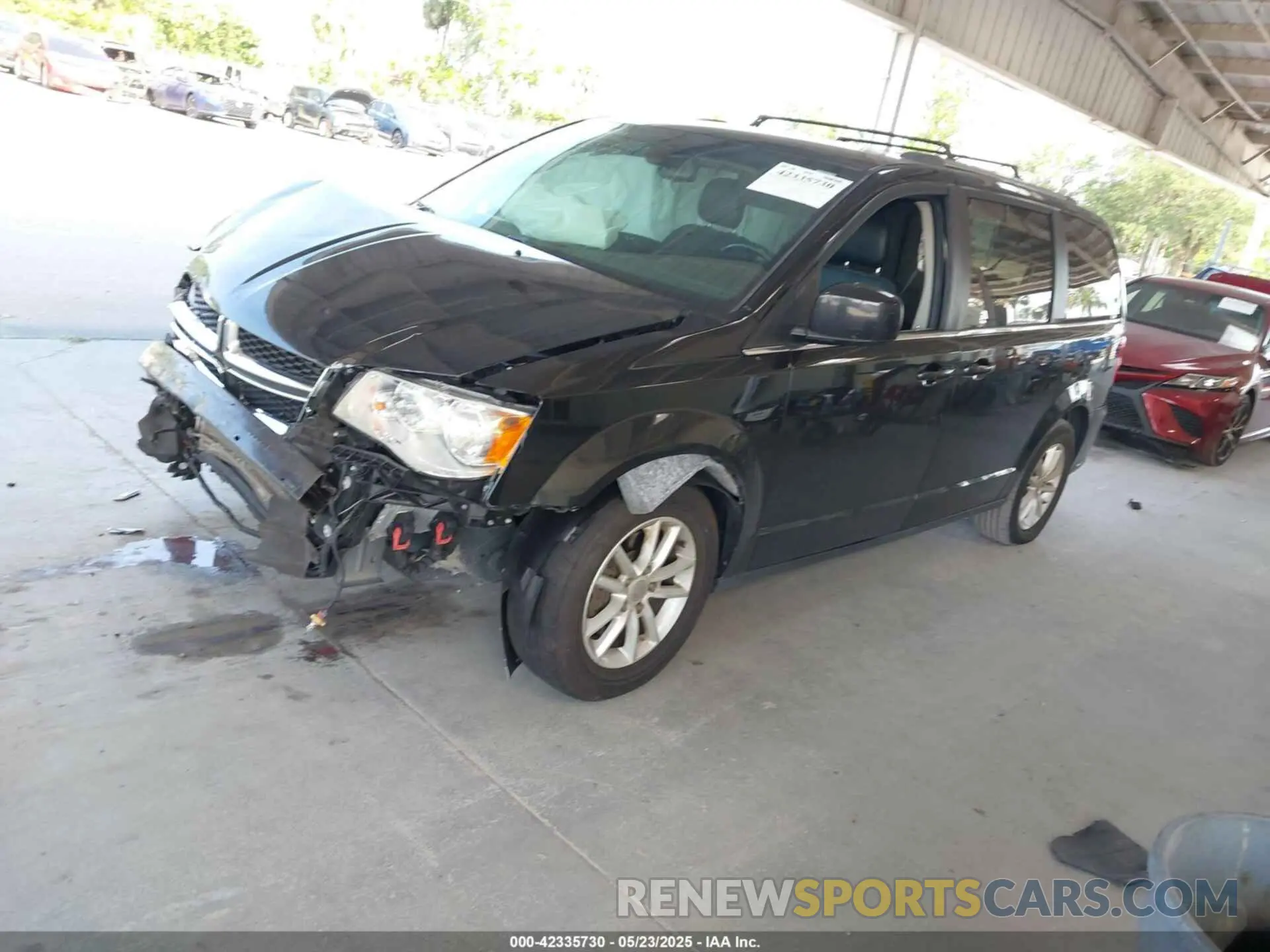 2 Photograph of a damaged car 2C4RDGCG0KR755087 DODGE GRAND CARAVAN 2019