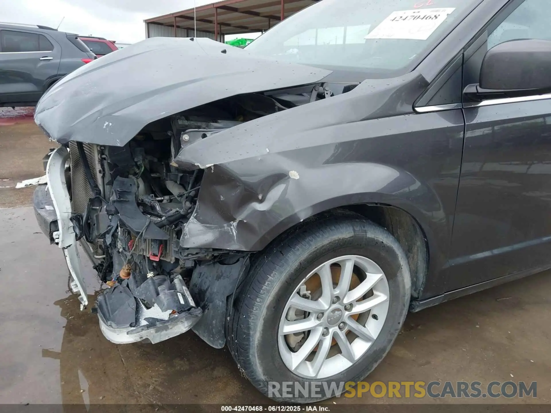20 Photograph of a damaged car 2C4RDGCG0KR775775 DODGE GRAND CARAVAN 2019