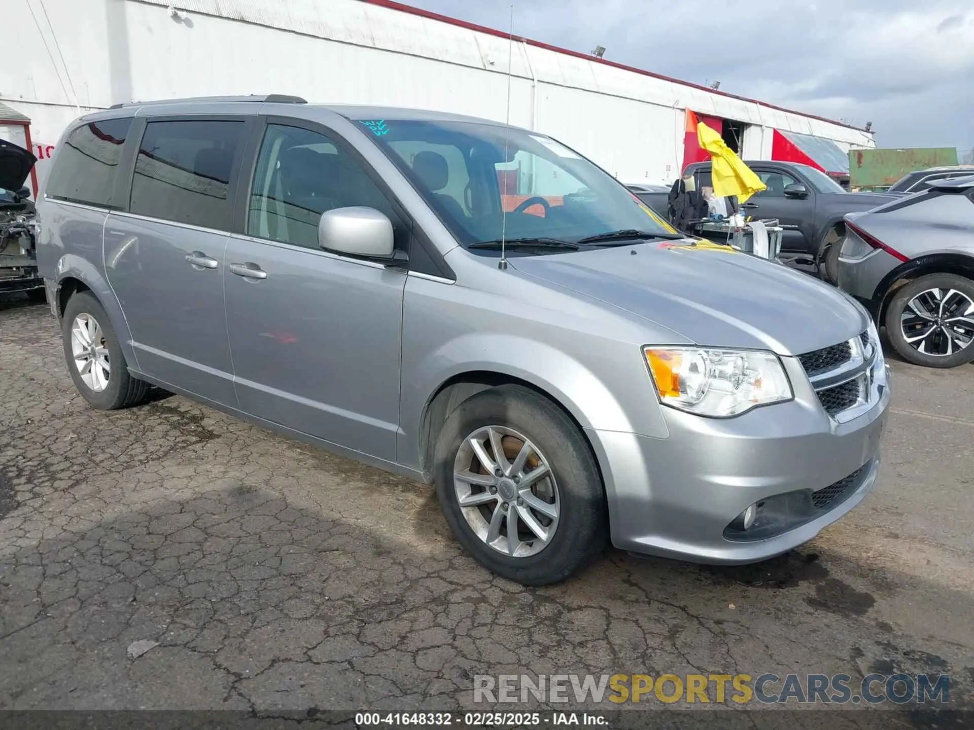 1 Photograph of a damaged car 2C4RDGCG0KR786940 DODGE GRAND CARAVAN 2019