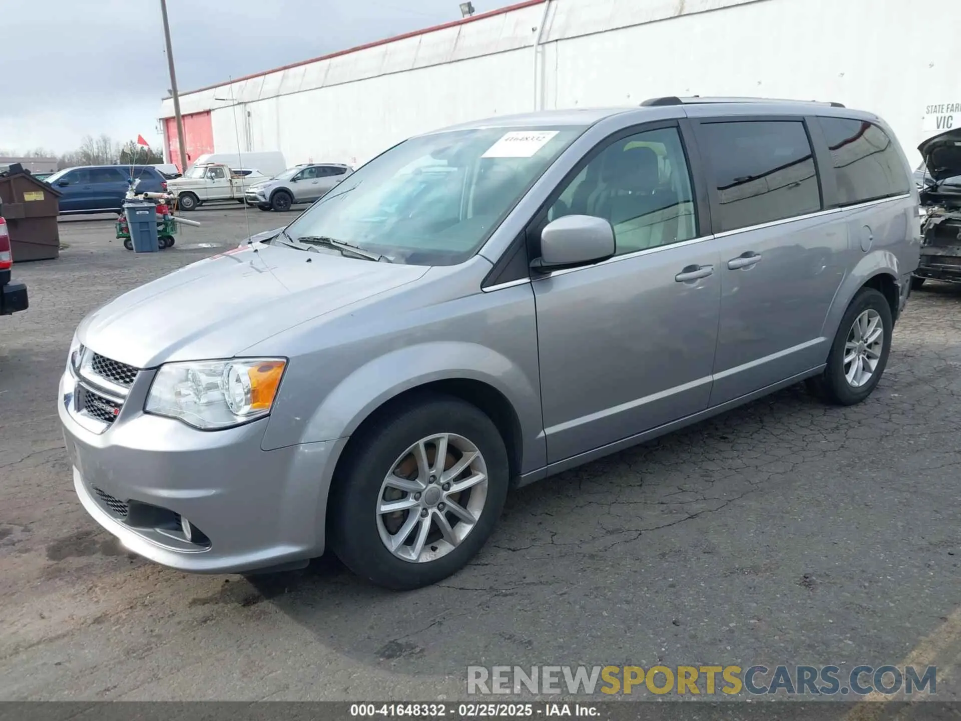 2 Photograph of a damaged car 2C4RDGCG0KR786940 DODGE GRAND CARAVAN 2019