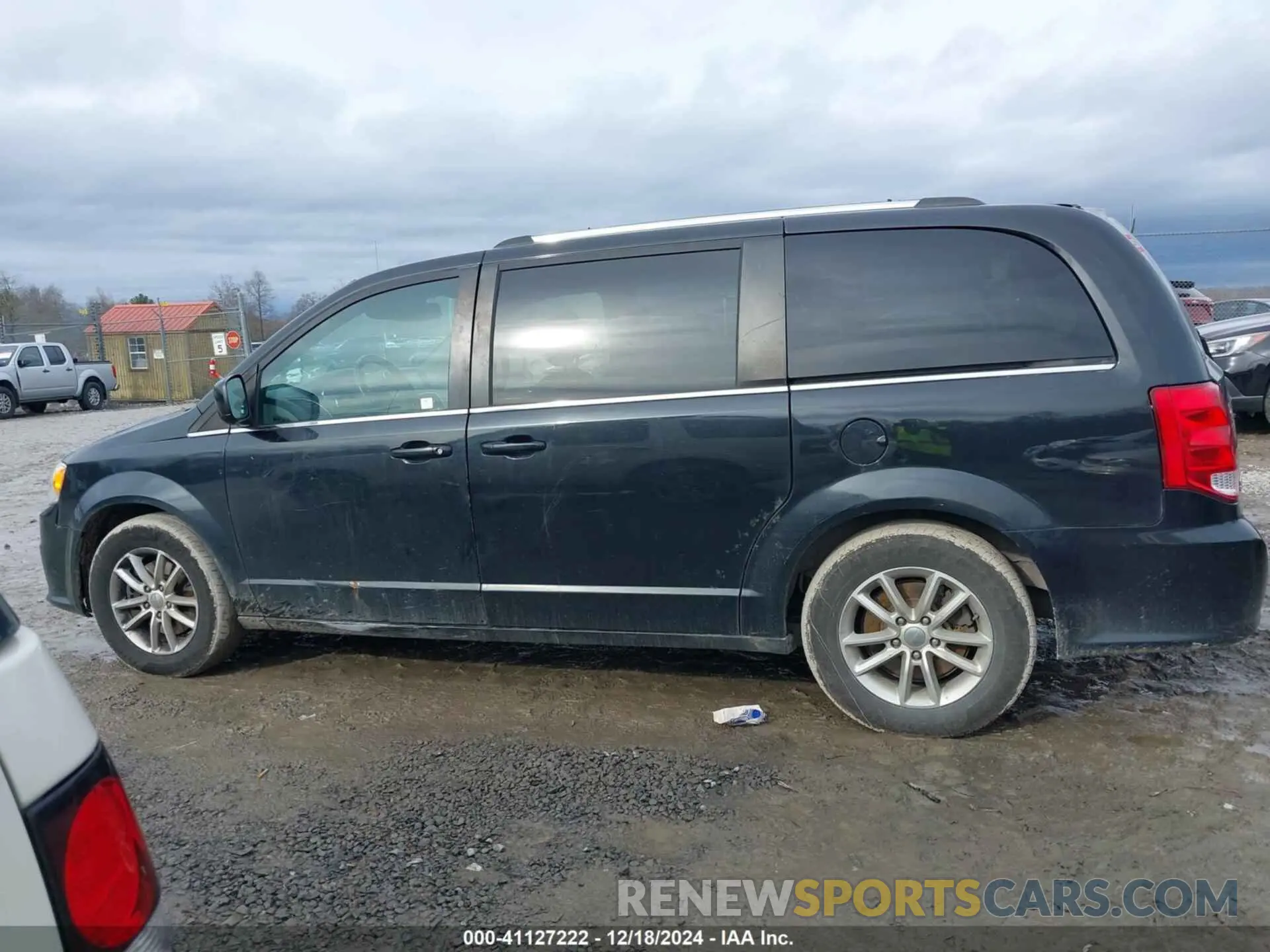 14 Photograph of a damaged car 2C4RDGCG1KR544996 DODGE GRAND CARAVAN 2019
