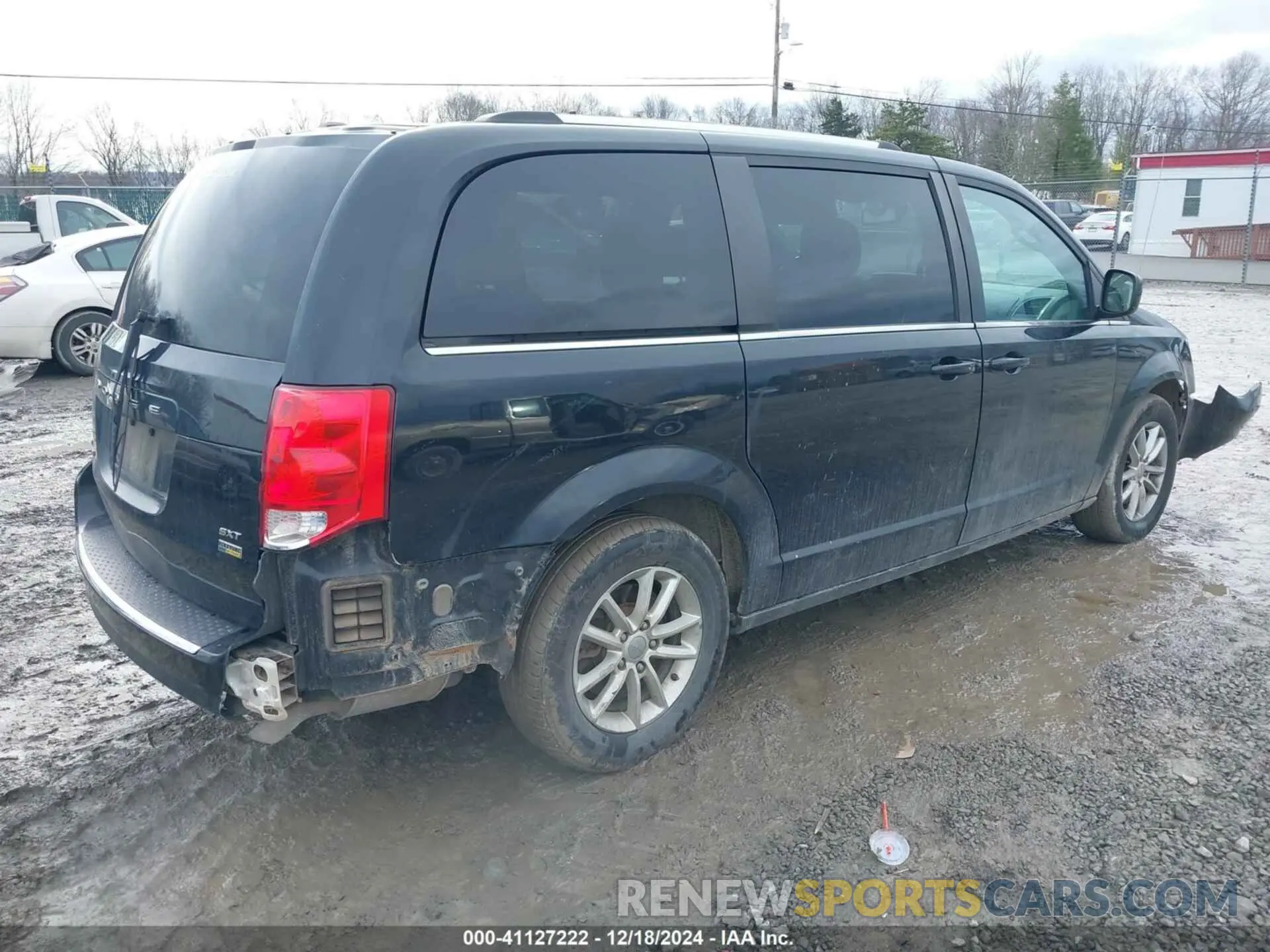 4 Photograph of a damaged car 2C4RDGCG1KR544996 DODGE GRAND CARAVAN 2019