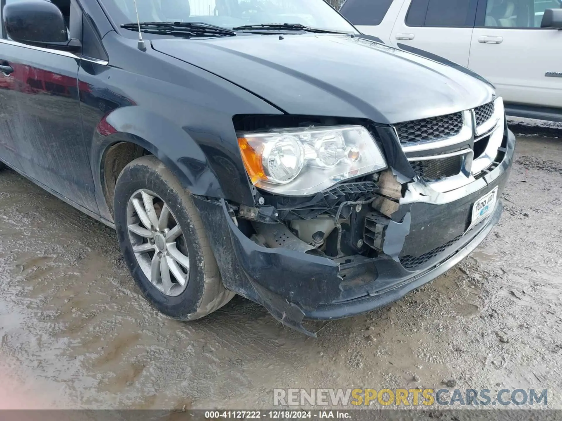 6 Photograph of a damaged car 2C4RDGCG1KR544996 DODGE GRAND CARAVAN 2019