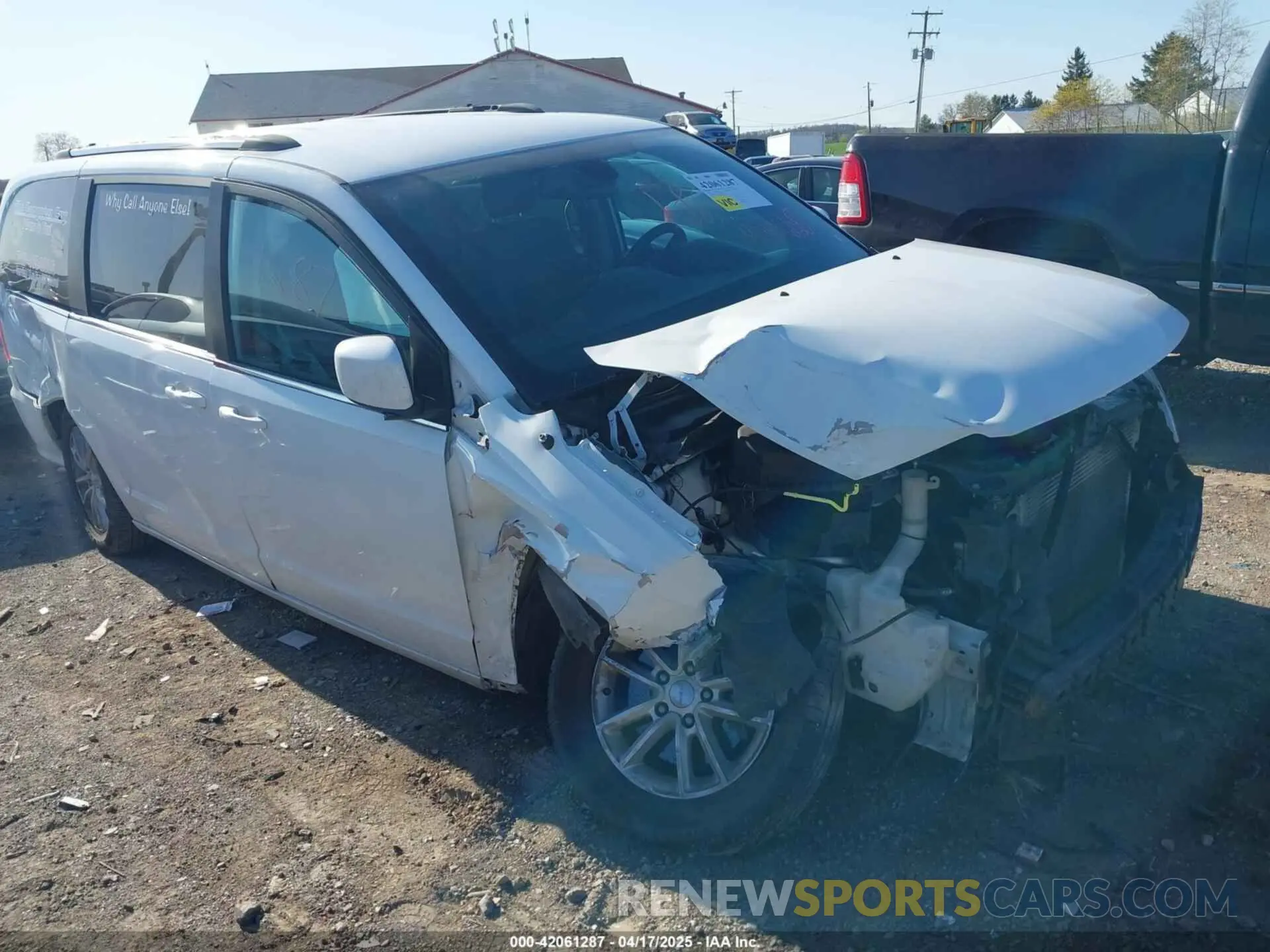 1 Photograph of a damaged car 2C4RDGCG1KR545775 DODGE GRAND CARAVAN 2019
