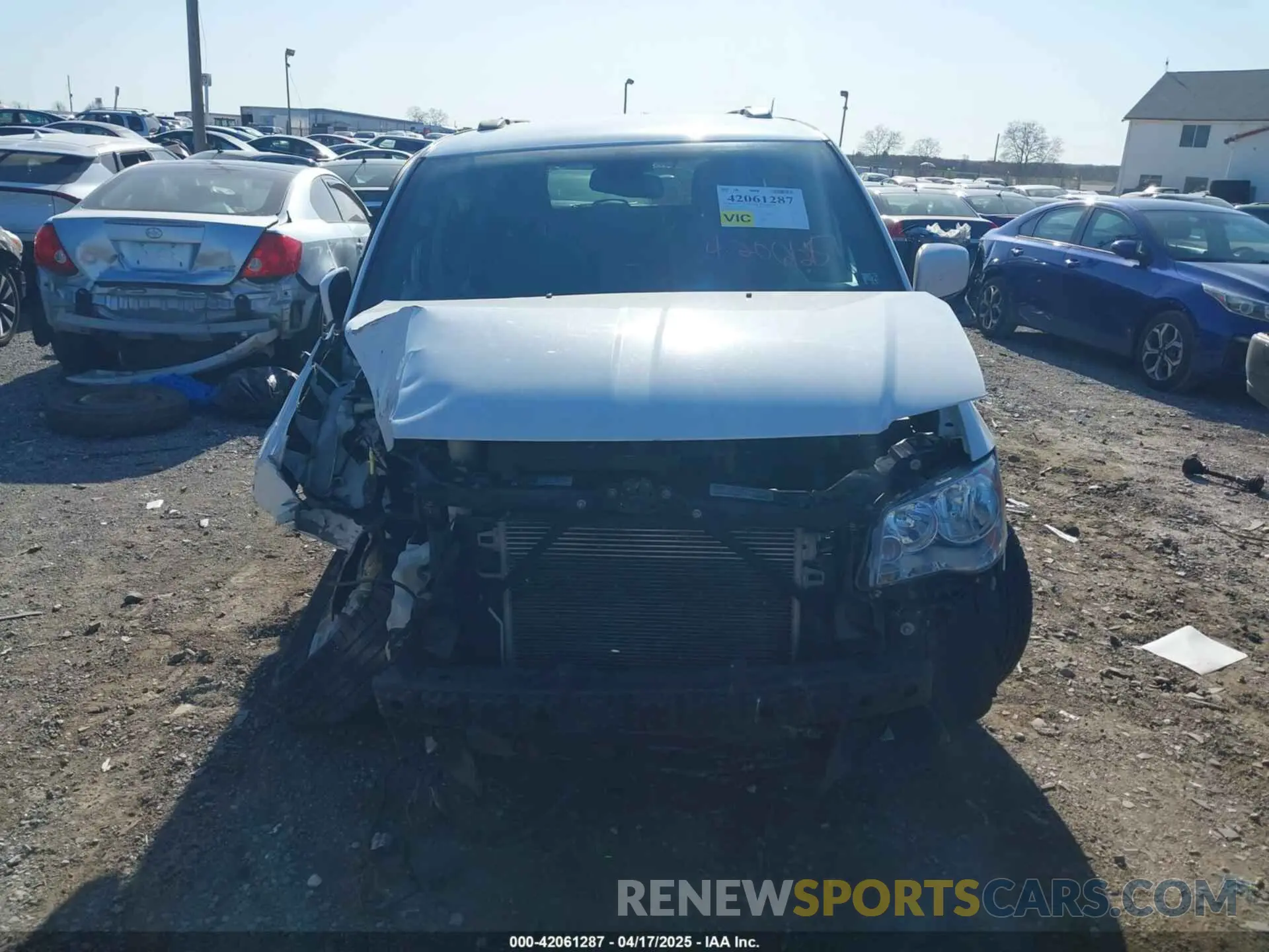 11 Photograph of a damaged car 2C4RDGCG1KR545775 DODGE GRAND CARAVAN 2019