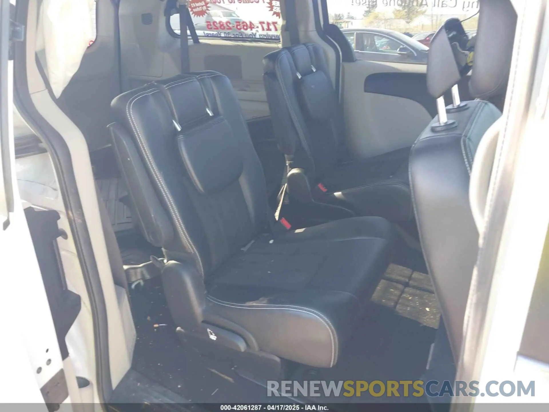 8 Photograph of a damaged car 2C4RDGCG1KR545775 DODGE GRAND CARAVAN 2019
