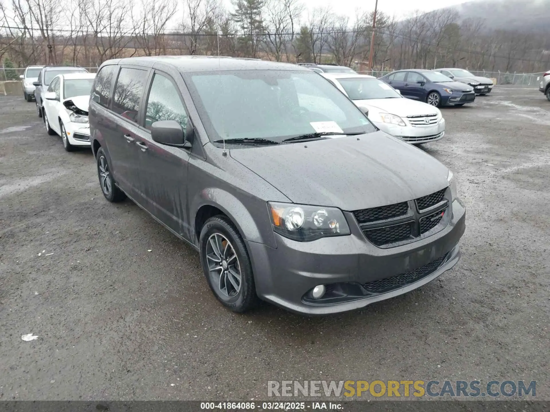 1 Photograph of a damaged car 2C4RDGCG1KR546733 DODGE GRAND CARAVAN 2019