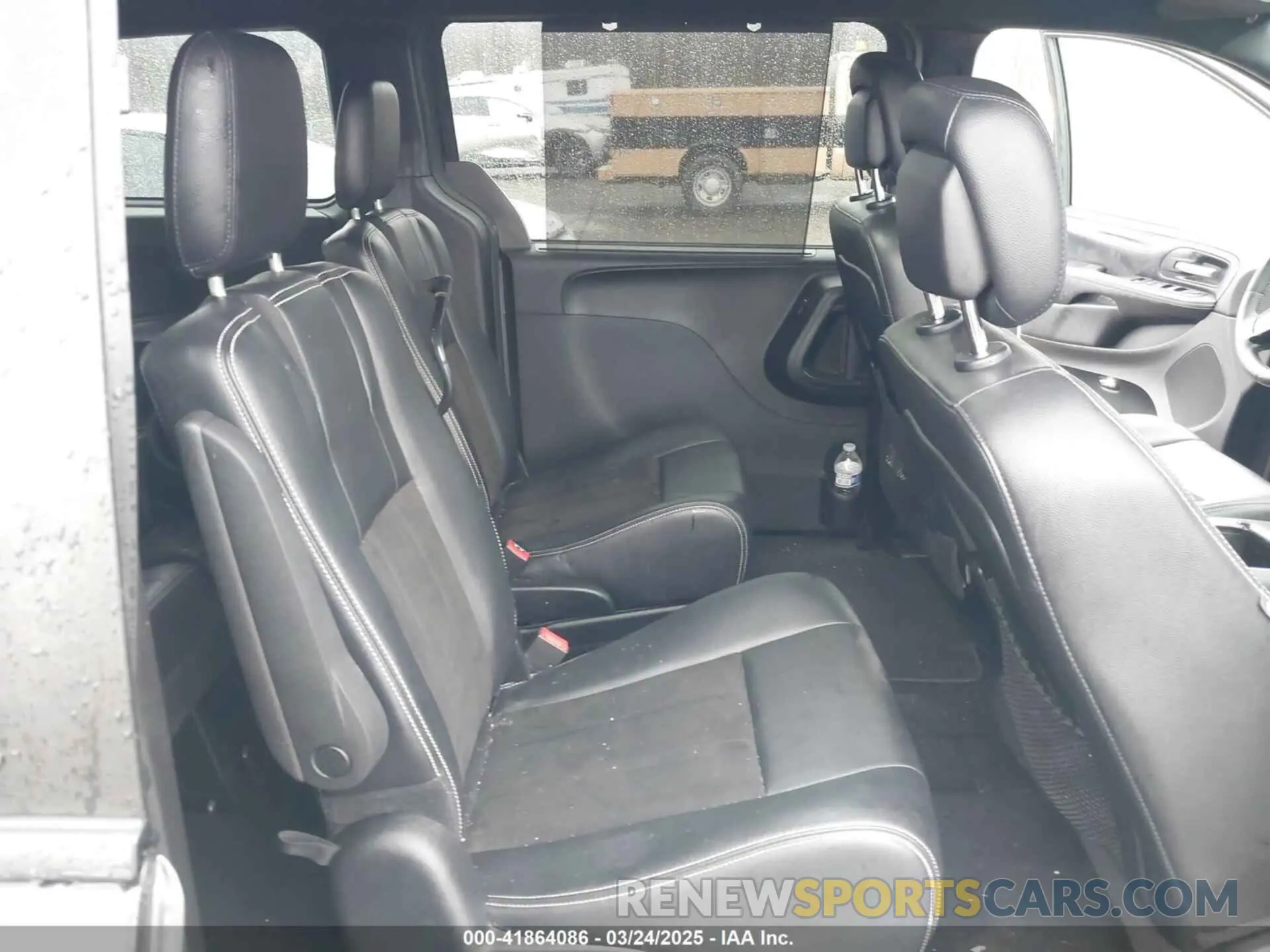 8 Photograph of a damaged car 2C4RDGCG1KR546733 DODGE GRAND CARAVAN 2019