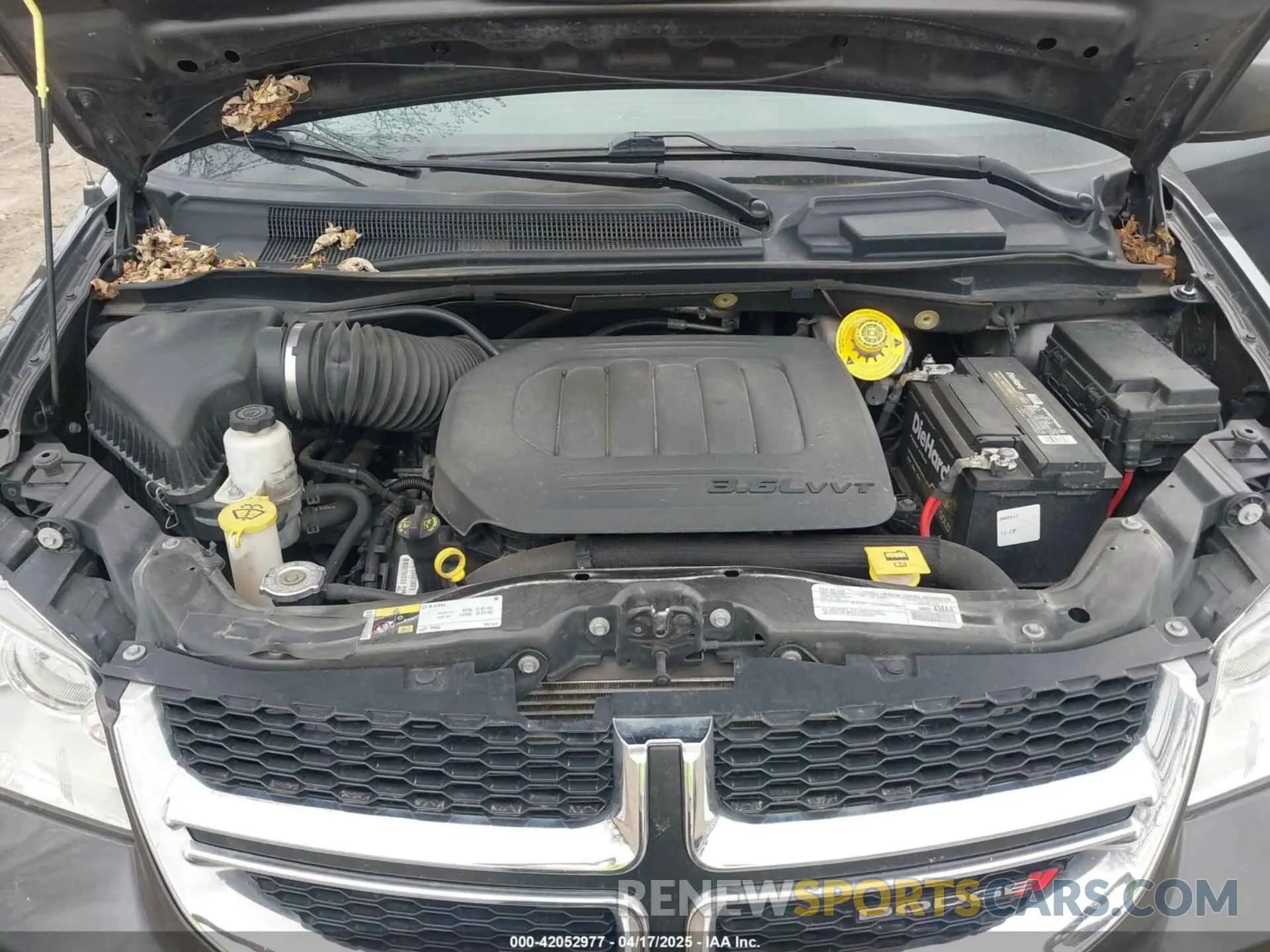 10 Photograph of a damaged car 2C4RDGCG1KR663986 DODGE GRAND CARAVAN 2019