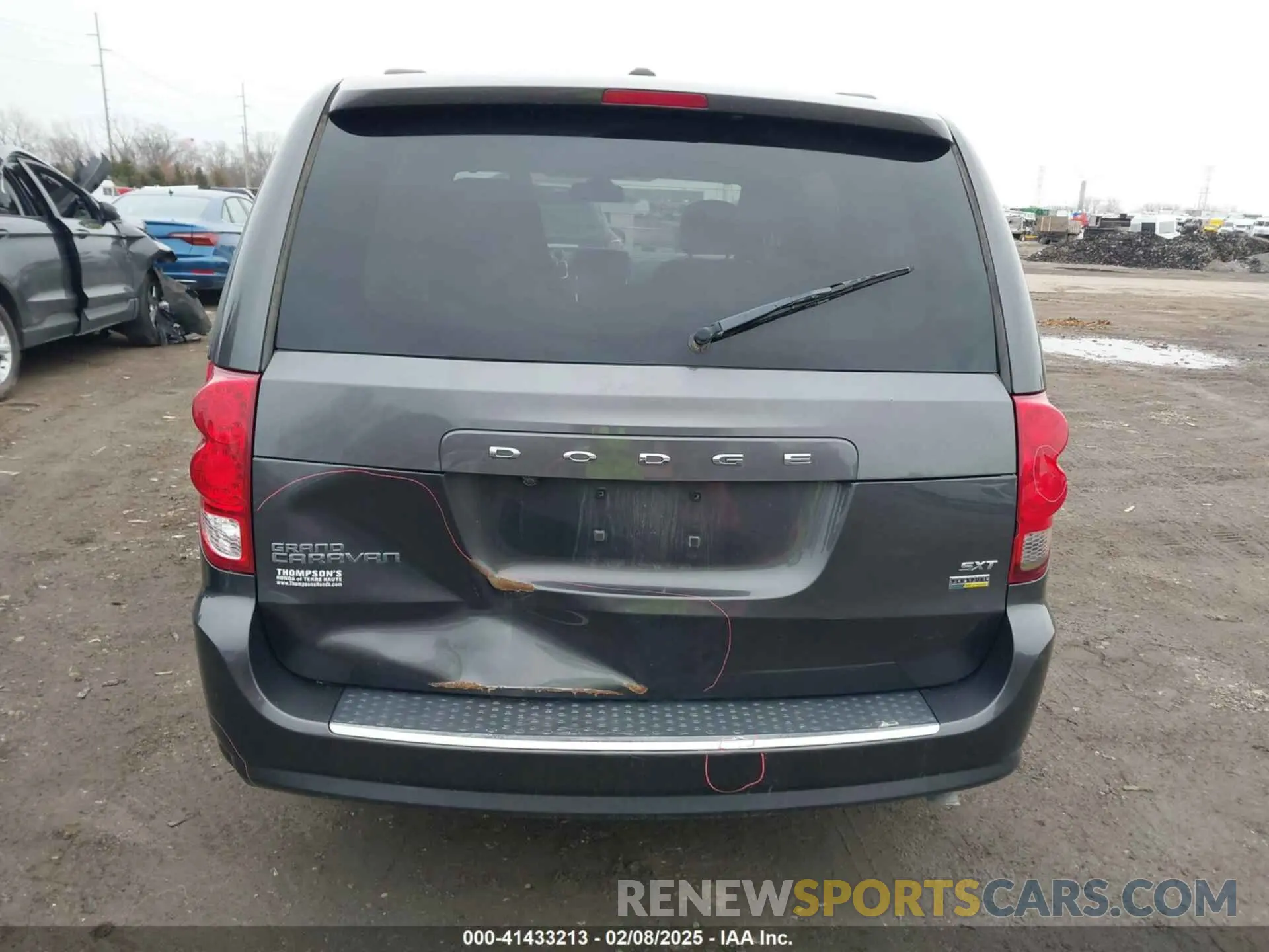 17 Photograph of a damaged car 2C4RDGCG1KR690850 DODGE GRAND CARAVAN 2019