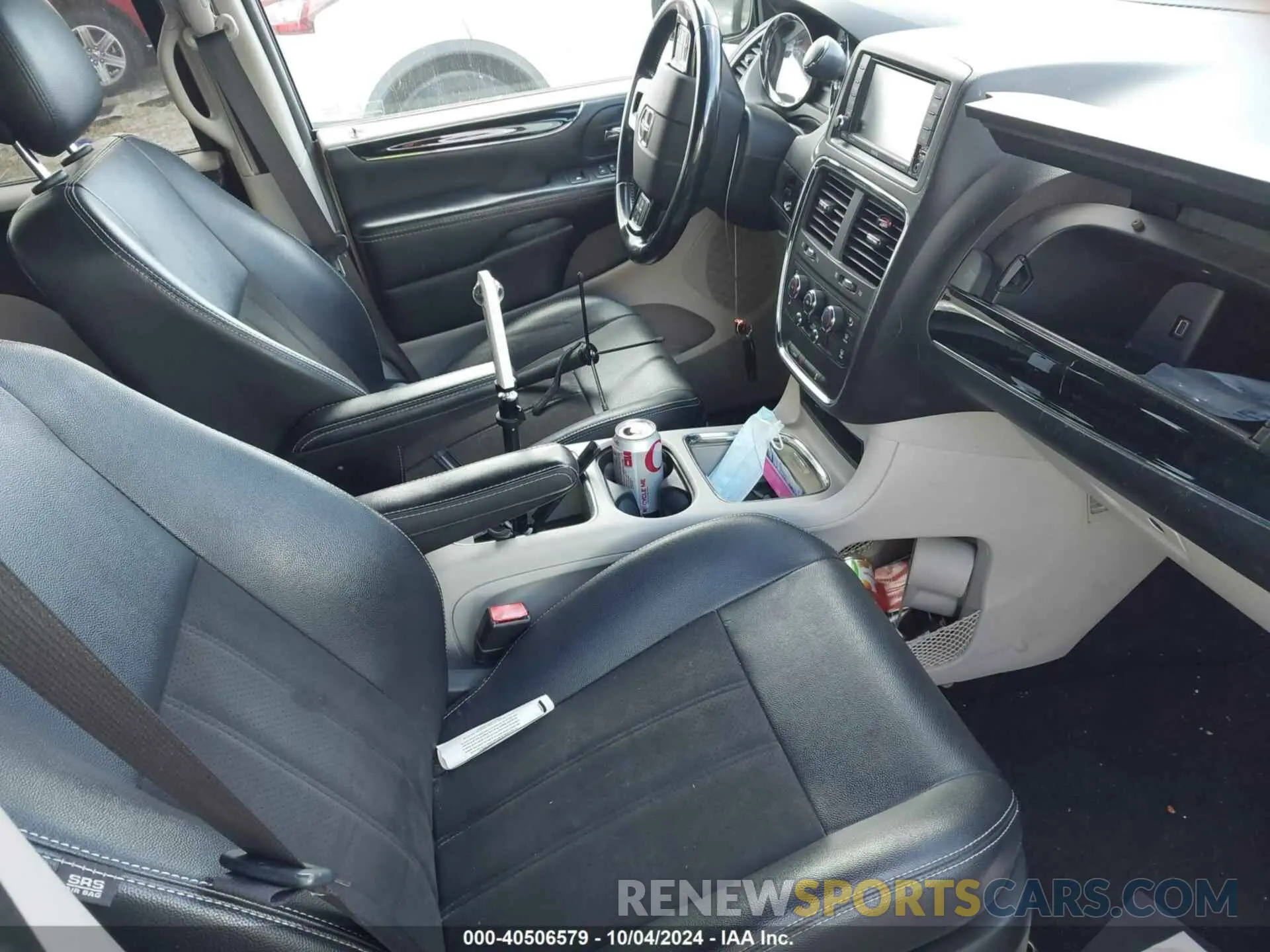 5 Photograph of a damaged car 2C4RDGCG1KR716718 DODGE GRAND CARAVAN 2019