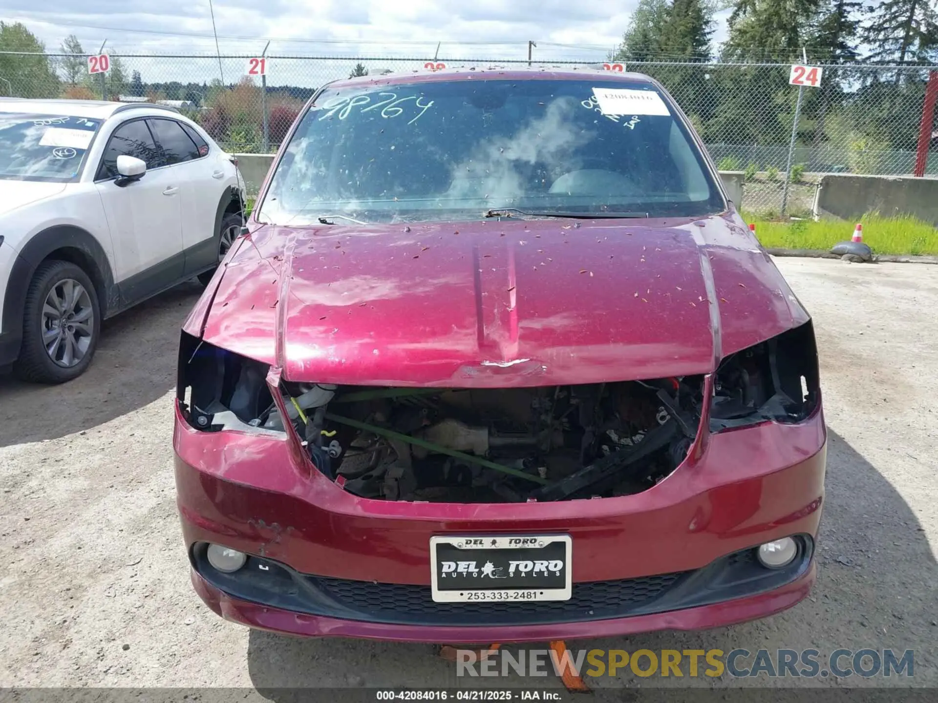 11 Photograph of a damaged car 2C4RDGCG1KR774862 DODGE GRAND CARAVAN 2019