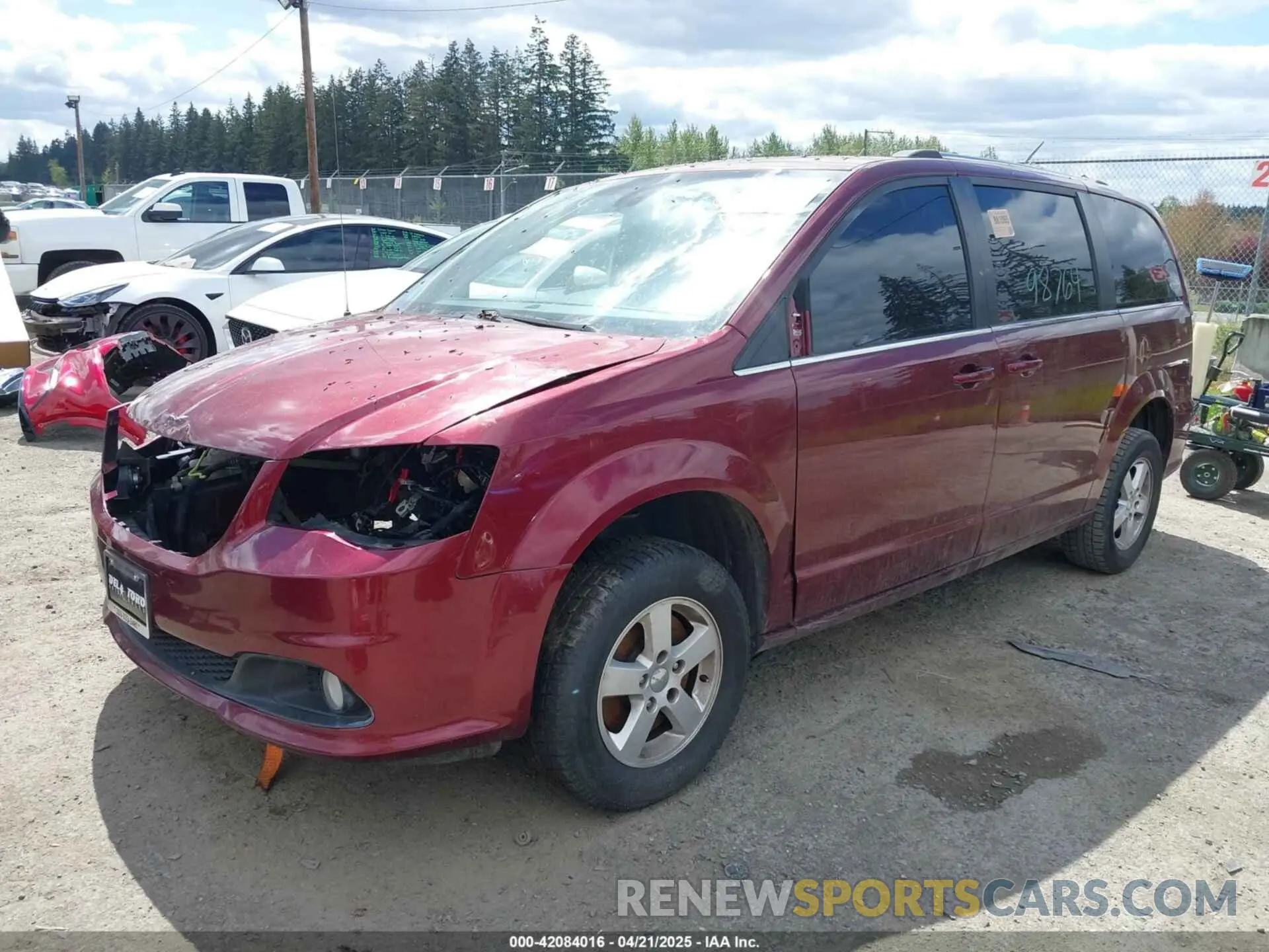 2 Photograph of a damaged car 2C4RDGCG1KR774862 DODGE GRAND CARAVAN 2019