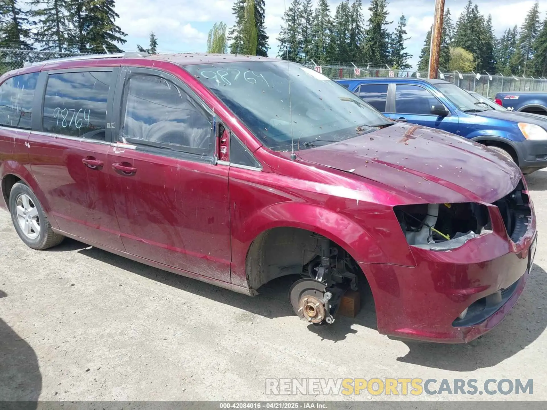 6 Photograph of a damaged car 2C4RDGCG1KR774862 DODGE GRAND CARAVAN 2019