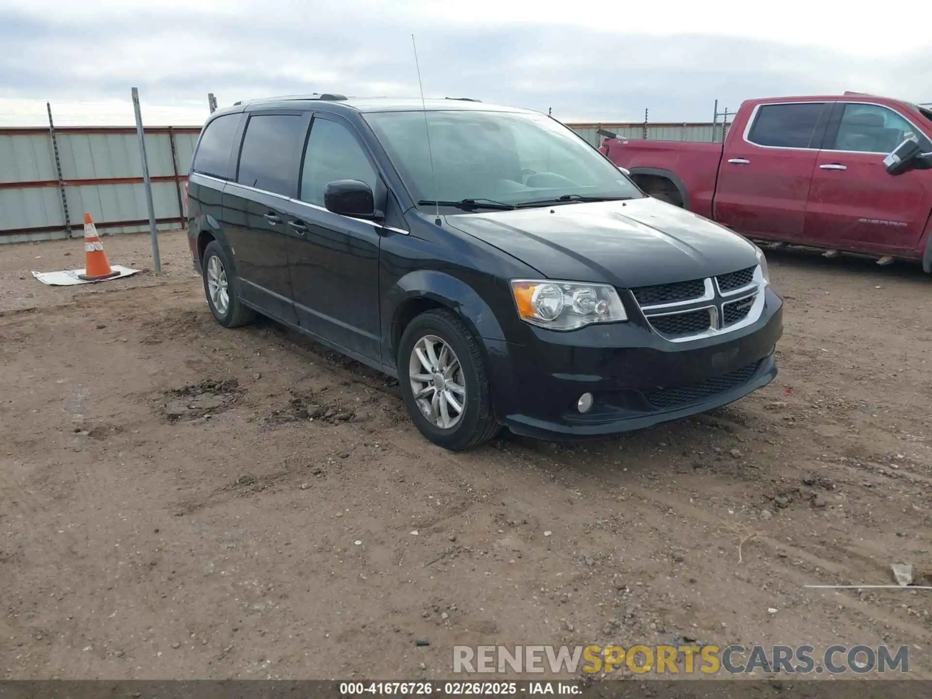 1 Photograph of a damaged car 2C4RDGCG2KR542447 DODGE GRAND CARAVAN 2019