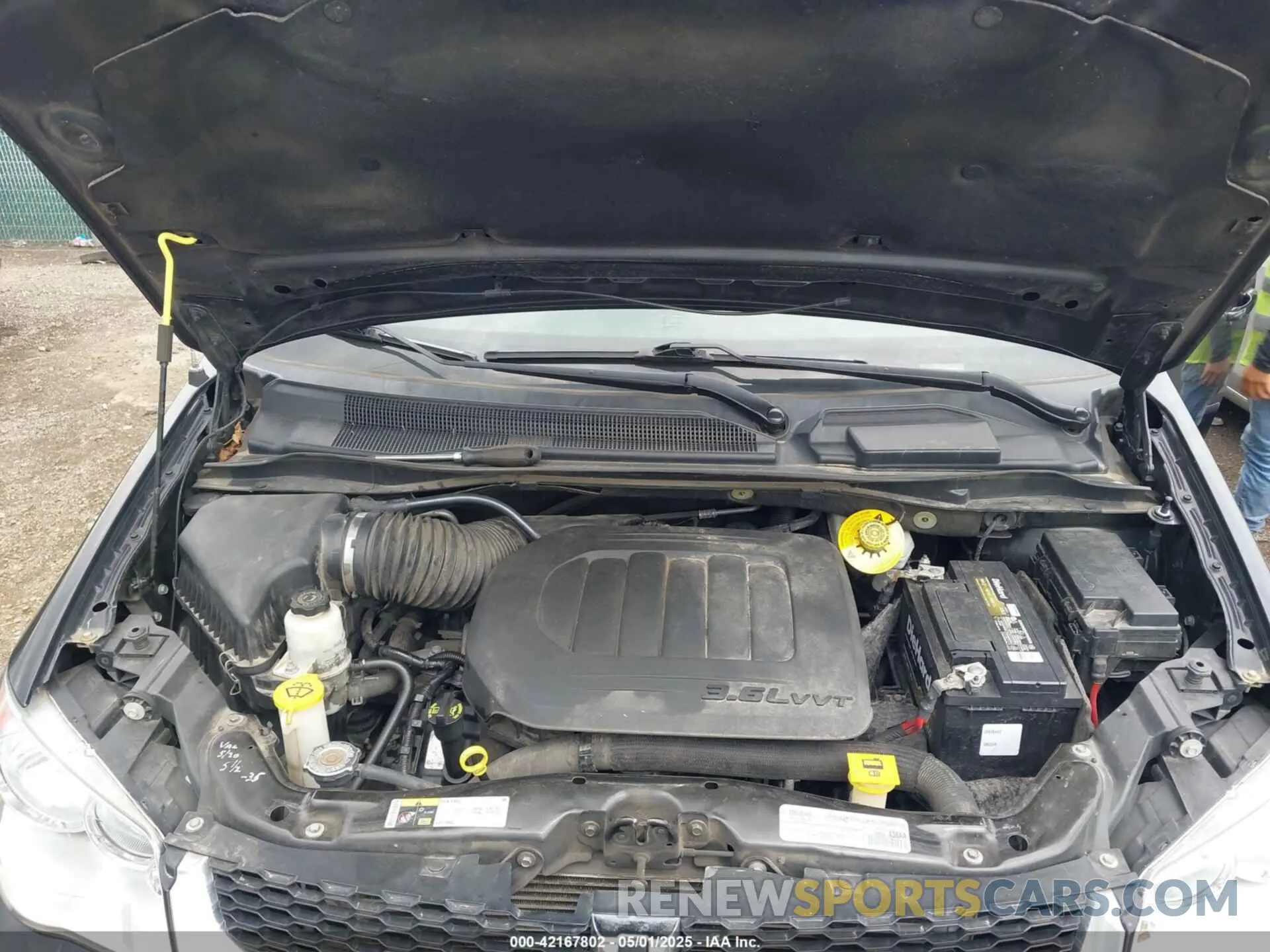 10 Photograph of a damaged car 2C4RDGCG2KR564111 DODGE GRAND CARAVAN 2019