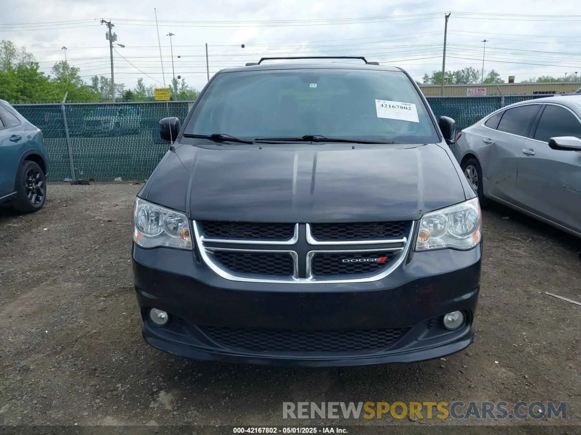 12 Photograph of a damaged car 2C4RDGCG2KR564111 DODGE GRAND CARAVAN 2019
