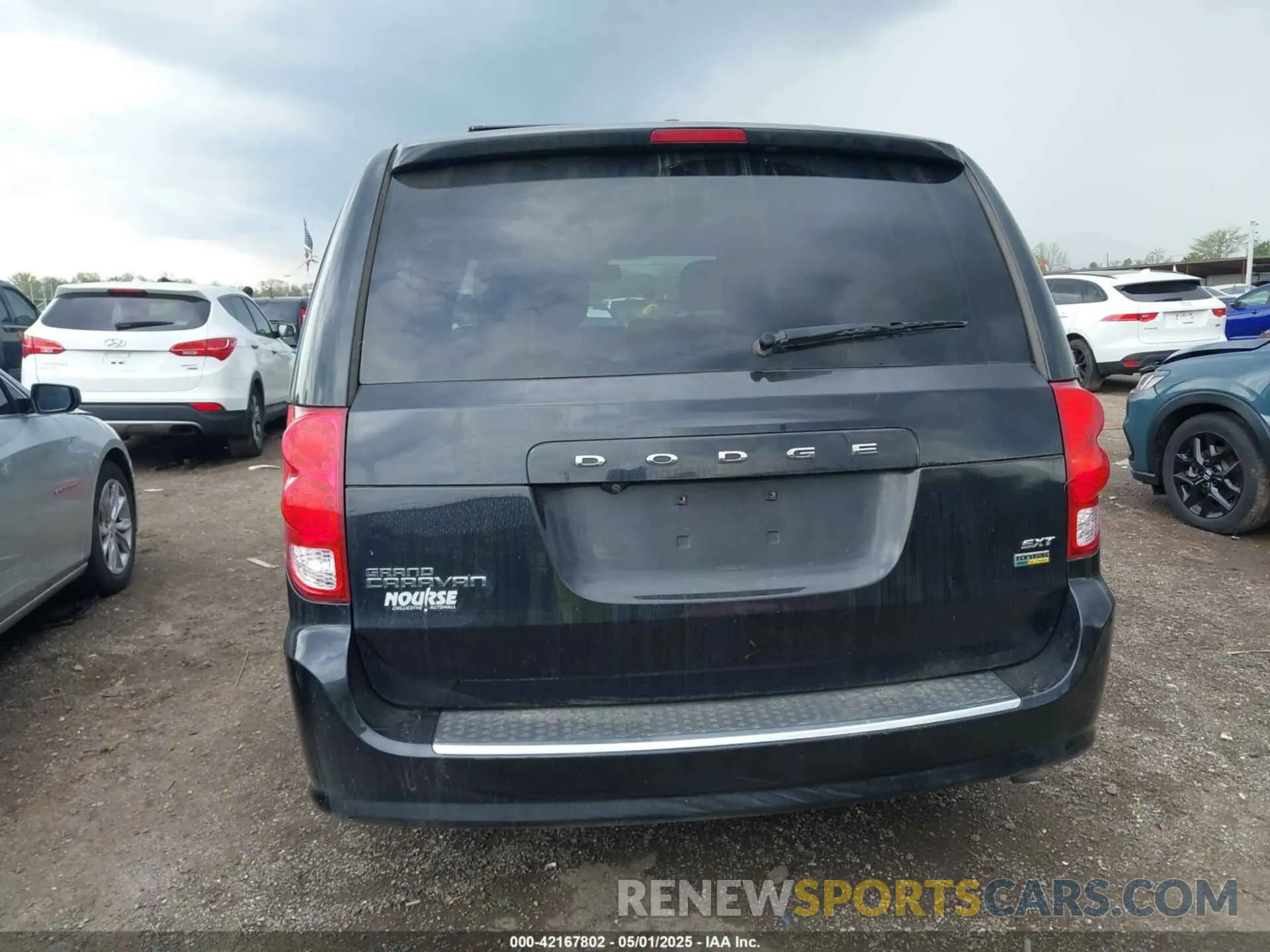 16 Photograph of a damaged car 2C4RDGCG2KR564111 DODGE GRAND CARAVAN 2019