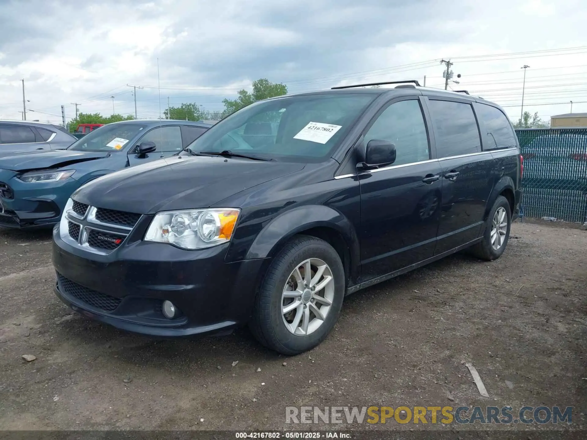 2 Photograph of a damaged car 2C4RDGCG2KR564111 DODGE GRAND CARAVAN 2019