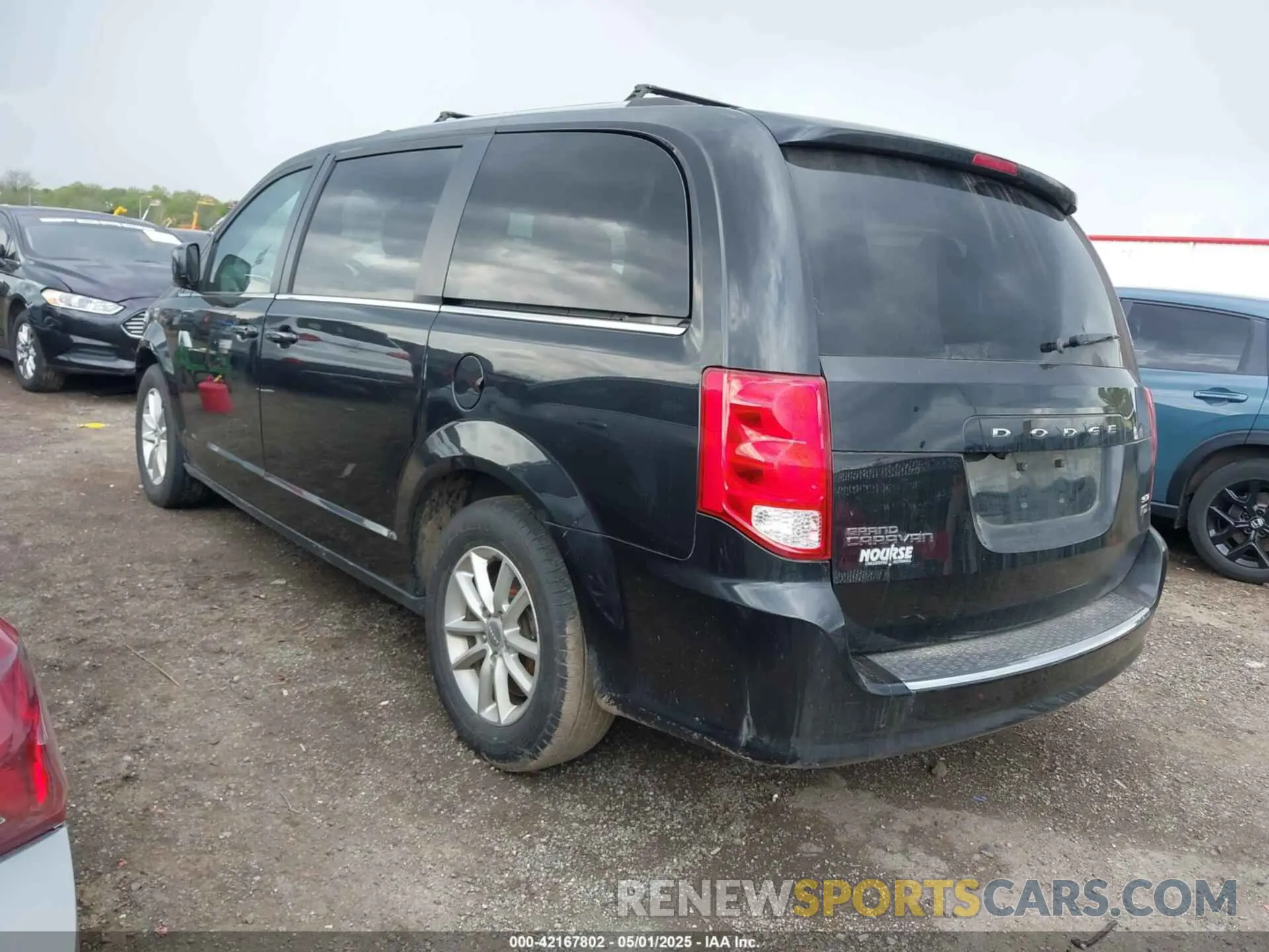 3 Photograph of a damaged car 2C4RDGCG2KR564111 DODGE GRAND CARAVAN 2019