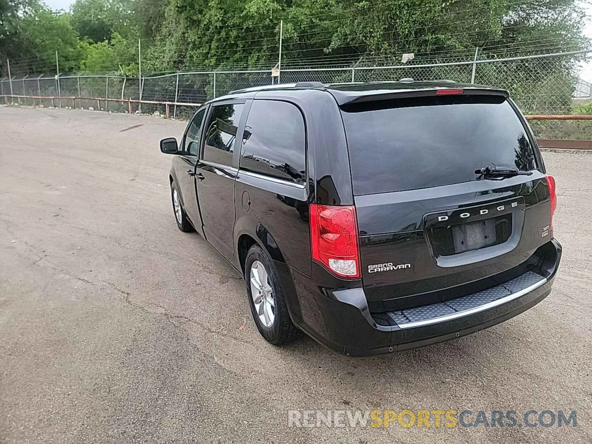 13 Photograph of a damaged car 2C4RDGCG2KR600363 DODGE GRAND CARAVAN 2019