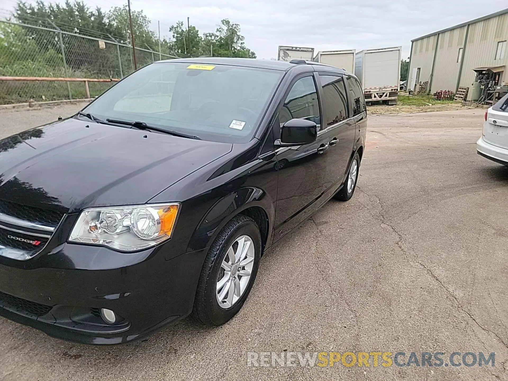 3 Photograph of a damaged car 2C4RDGCG2KR600363 DODGE GRAND CARAVAN 2019