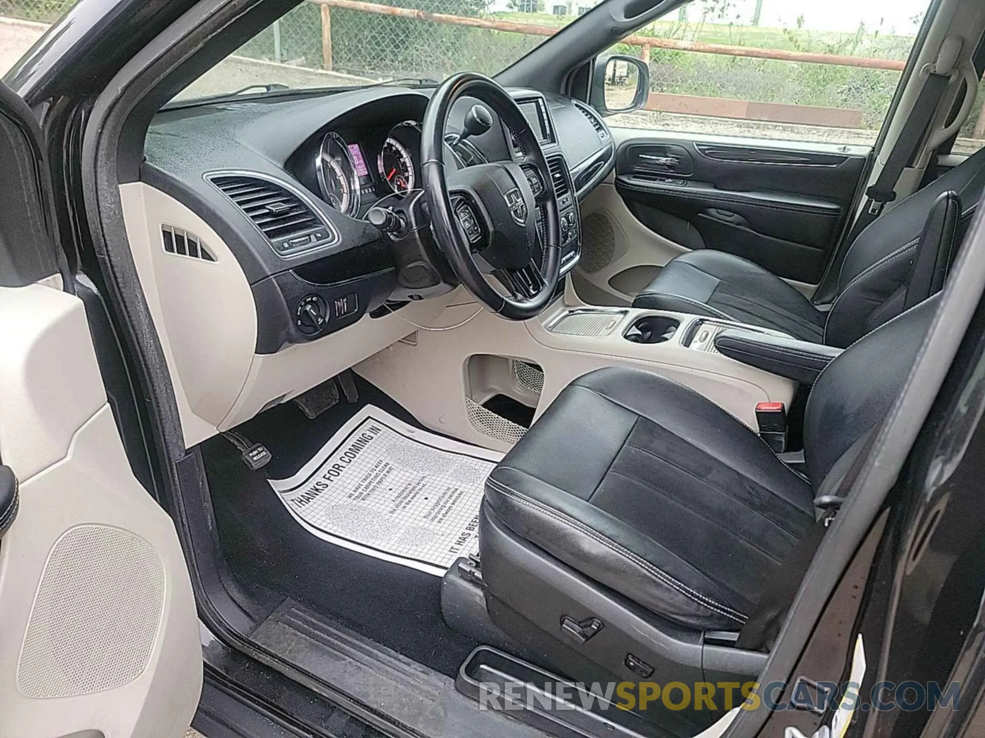 5 Photograph of a damaged car 2C4RDGCG2KR600363 DODGE GRAND CARAVAN 2019